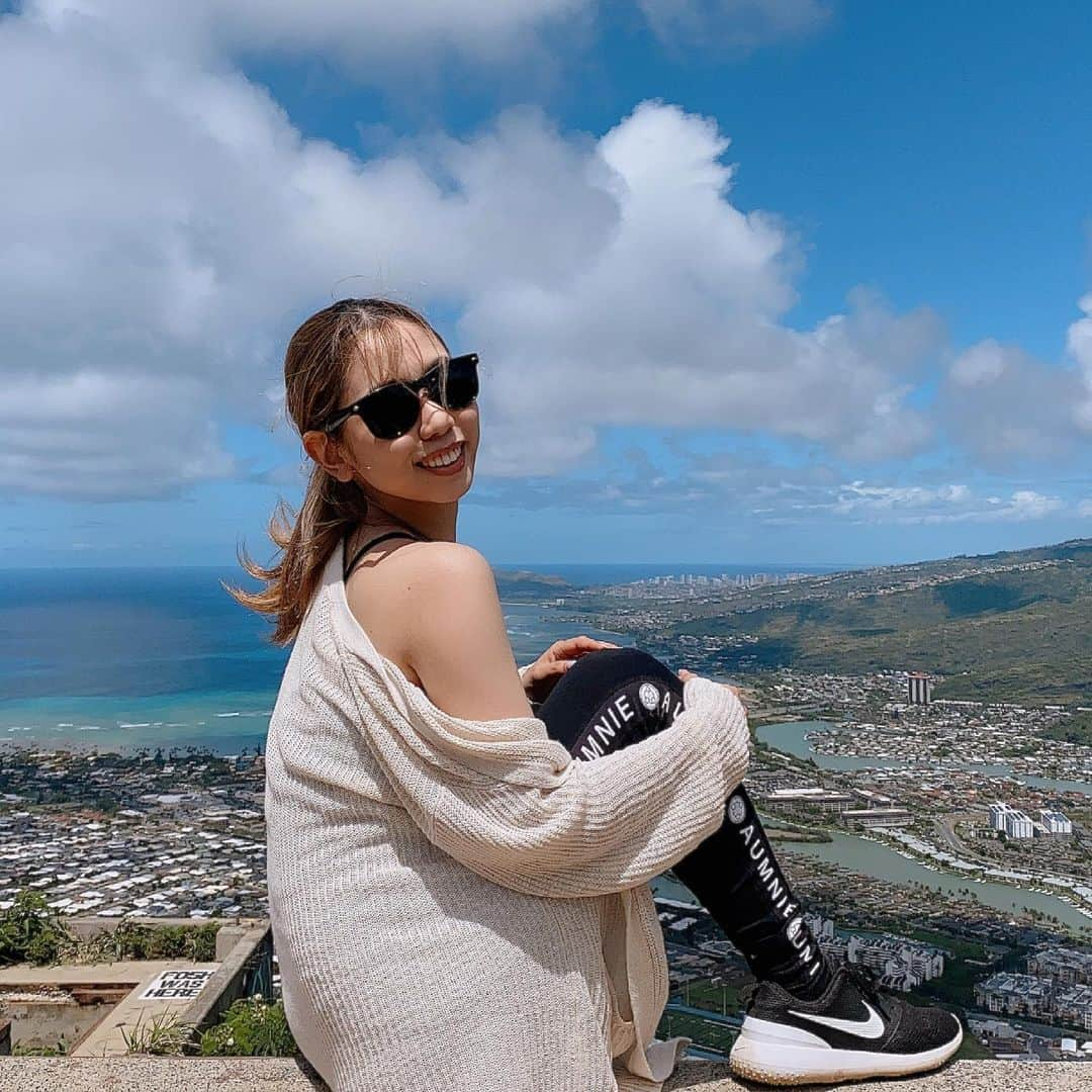 薬丸玲美さんのインスタグラム写真 - (薬丸玲美Instagram)「𝓚𝓸𝓴𝓸 𝓗𝓮𝓪𝓭  I hiked the Koko Crater Trail last week⛰  ハイキングキャラじゃないのに ココヘッドに先週登ってきました🤣 まぁー大変。でも頂上が綺麗すぎてまた行きたい！ってなりました🌈  @kumi_iekura ちゃん連れて行ってくれてありがとう♡  #薬丸玲美 #kokohead #kokocrater #hiking #hawaii #honolulu」5月21日 11時26分 - remi_yakumaru