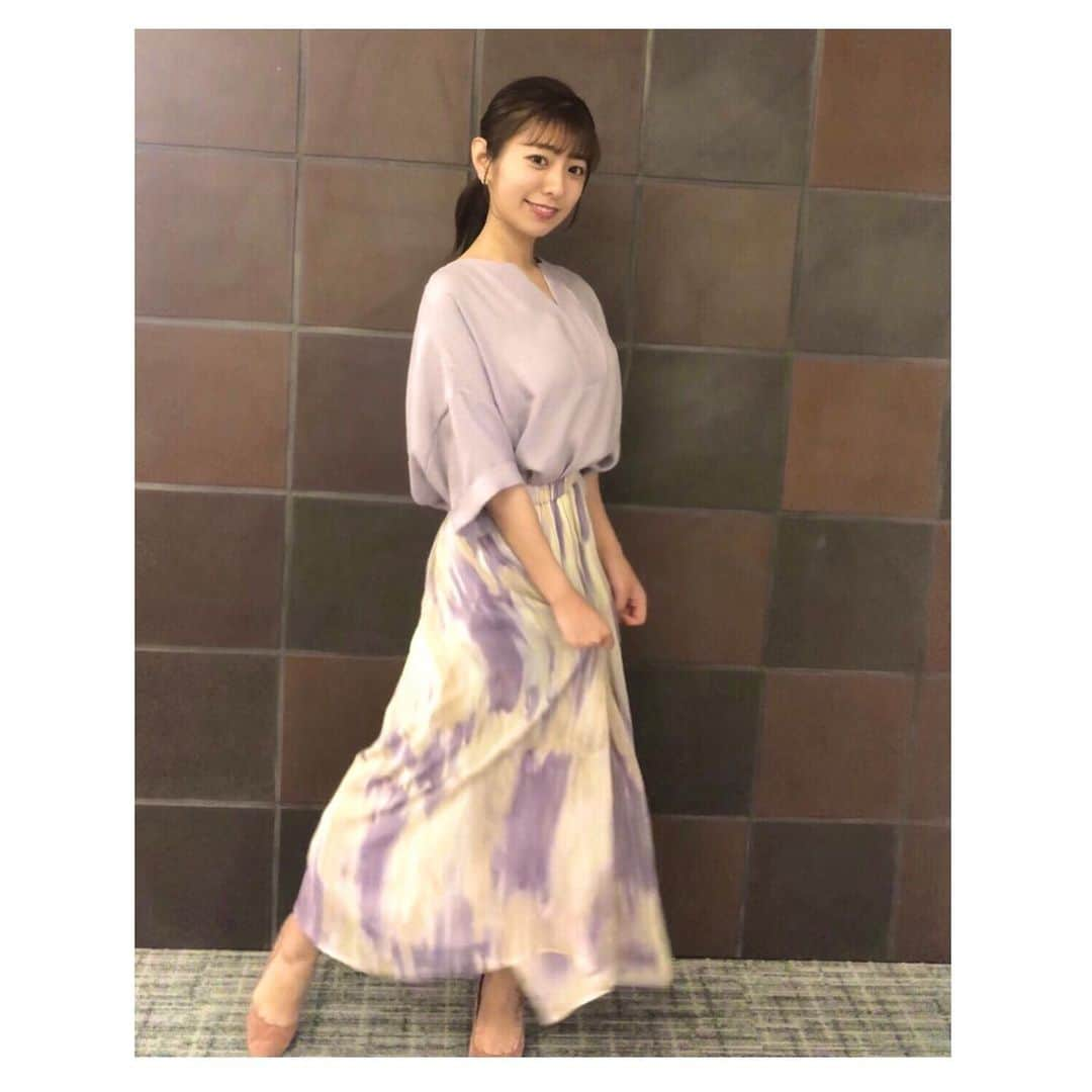 白戸ゆめのさんのインスタグラム写真 - (白戸ゆめのInstagram)「👗 . 《Wed》 tops&skirt: @parigot_okayama  . 久しぶりの暖色系💘 マーブル柄のスカートがとっても素敵でした☺️ . #衣装 #女子アナ #女子アナコーデ #キャスター #アナウンサー #コーデ #ootd #全身コーデ #スプリング #イエベ春 #parigot  #ヘアアレンジ #ローポニー #撮影場所 #2階 #スタジオ前」5月21日 12時10分 - yumeno.s_