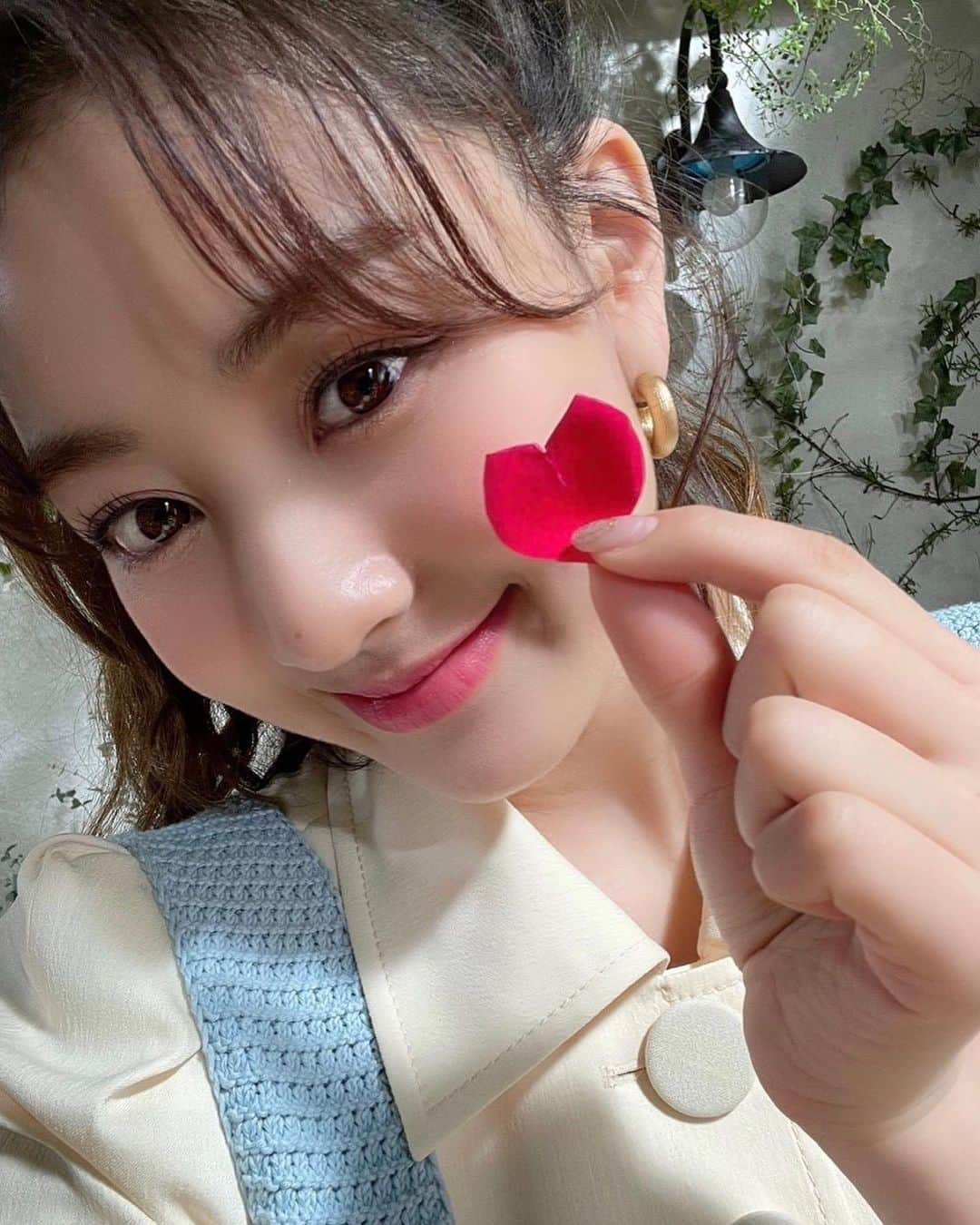 TWICEさんのインスタグラム写真 - (TWICEInstagram)「ONCE JAPAN STAFF BLOG - #TWICE #트와이스 - {#nayeon #나연 #jeongyeon #정연 #momo #모모 #sana #사나 #jihyo #지효 #mina #미나 #dahyun #다현 #chaeyoung #채영 #tzuyu #쯔위}」5月21日 13時28分 - official.twice