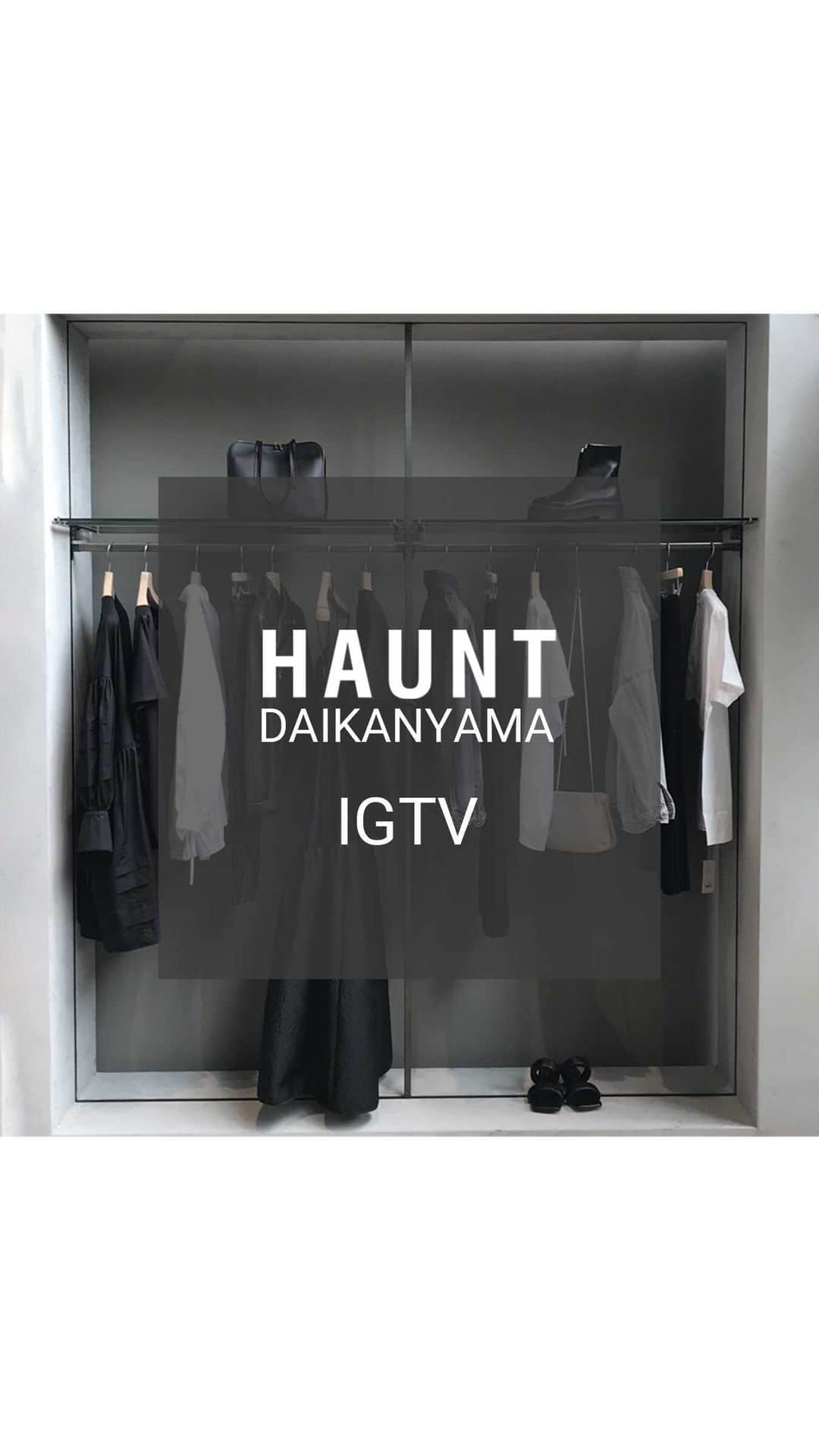 のインスタグラム：「本日はNEWS by HAUNTのイチオシ！大人ロゴTシャツとプリーツスカートを使用した大人コーディネートのご紹介  胸元のMALLORYのロゴがオトナかわいいTシャツ。絶妙な丈のスリーブレングス。デニムはもちろん、スカートを合わせてこの季節ならではのオシャレを楽しんで下さいませ！  ぜひ、チェックなさってみてください。  *着用アイテムの詳細は、ショッピングタグをタップでご覧いただけます  *着用モデル YURIKO #160cm  @yuriko_ht   @haunt_daikanyama  #haunt代官山 #ハウント代官山 #新作 #ニュースバイハウント #ロゴTシャツ #ブラック&ホワイト #ハウント #プリーツスカート #カーディガン #きれいめコーデ大人可愛い  #hauntdaikanyama  #intheknowgl」