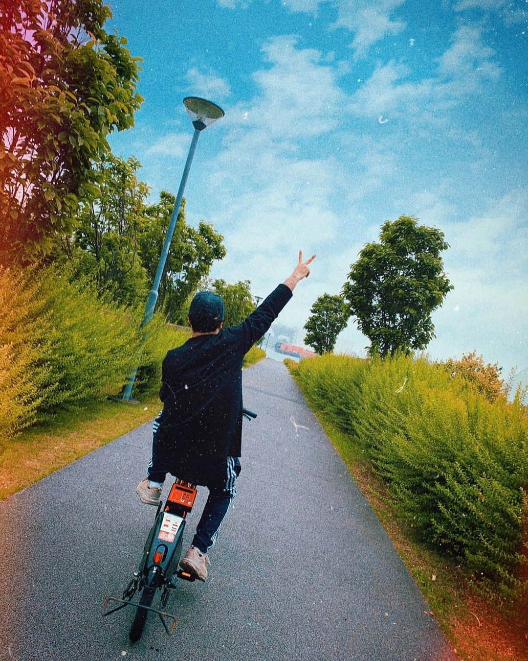 渋谷ジャパンさんのインスタグラム写真 - (渋谷ジャパンInstagram)「大人になってからの自転車たのしすぎん？ #自転車 #チャリ  #サイクリング  #レンタサイクル  #お台場  #休日  #海  #自然  #ガンダム  #晴れは加工 #実際はずっと小雨しんどかった #梅雨」5月21日 16時55分 - shibuya_japan