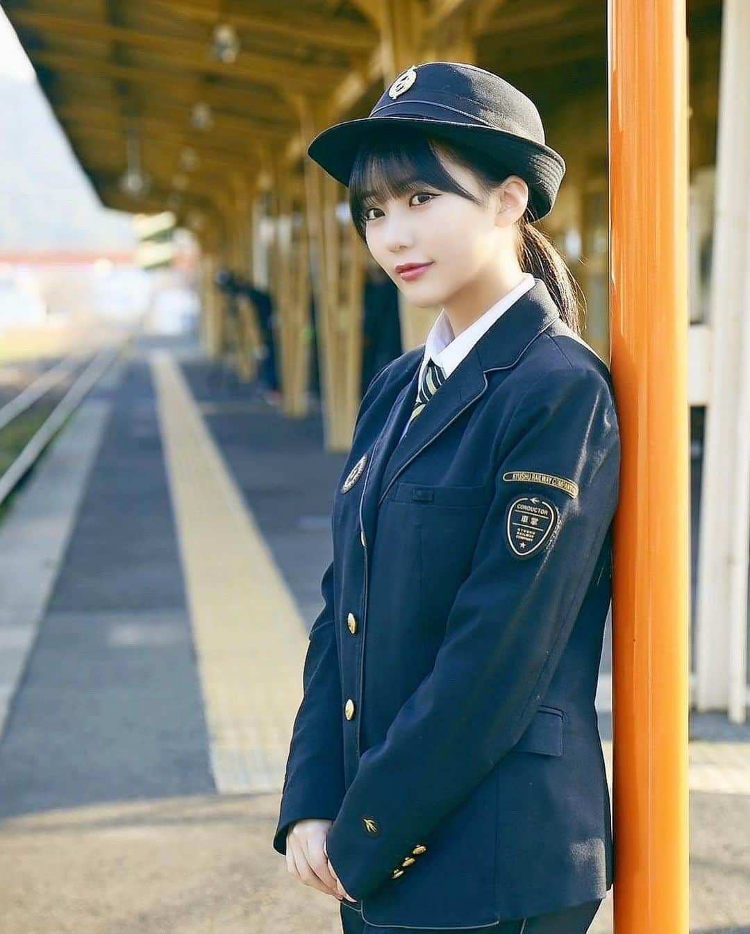 田中美久さんのインスタグラム写真 - (田中美久Instagram)「💚🚆  #HKT48 #JR #jr九州 #写真 #つばめ選抜　#田中美久  改めて、センター嬉しいです…！ 嬉しい報告が出来るのもいつも応援してくださる皆さんのおかげです😌まだまだ頑張ります💪」5月21日 17時39分 - mikumonmon_48