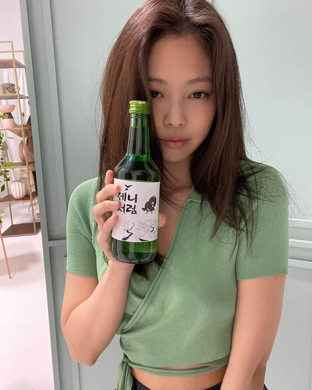 ジェニーさんのインスタグラム写真 - (ジェニーInstagram)「제니처럼 처음처럼 💚」5月21日 18時48分 - jennierubyjane