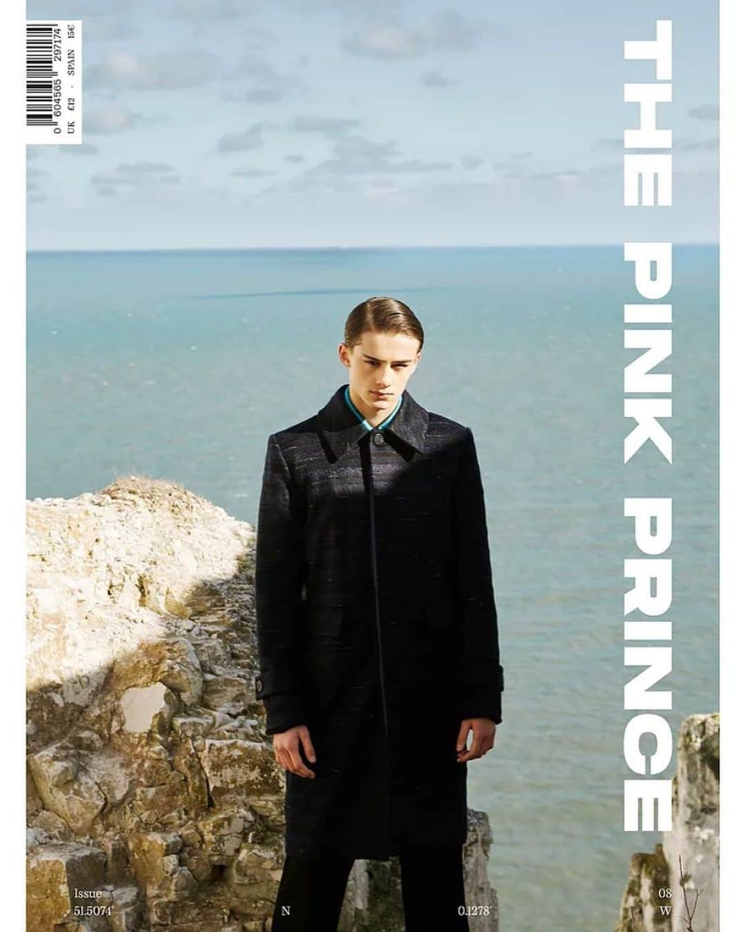 ウィリアム・フランクリン・ミラーさんのインスタグラム写真 - (ウィリアム・フランクリン・ミラーInstagram)「Cover for @thepinkprincemagazine  Photo @deanryanmcdaid_  Styling @danibehan  Hair @hayden_cassidy  @chaptermgmt」5月22日 0時45分 - william.franklyn.miller