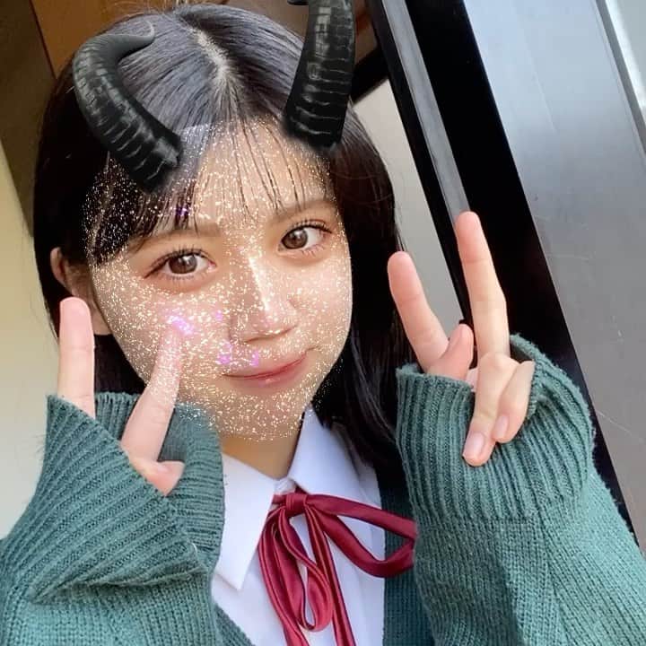 のインスタグラム：「・ おともだちが撮ってくれたやつ いつもと違うアングルだから投稿してみるᐡ｡• ·̫ •｡ᐡ ・ ・ ・ #るねちょ #制服 #堀越琉音」