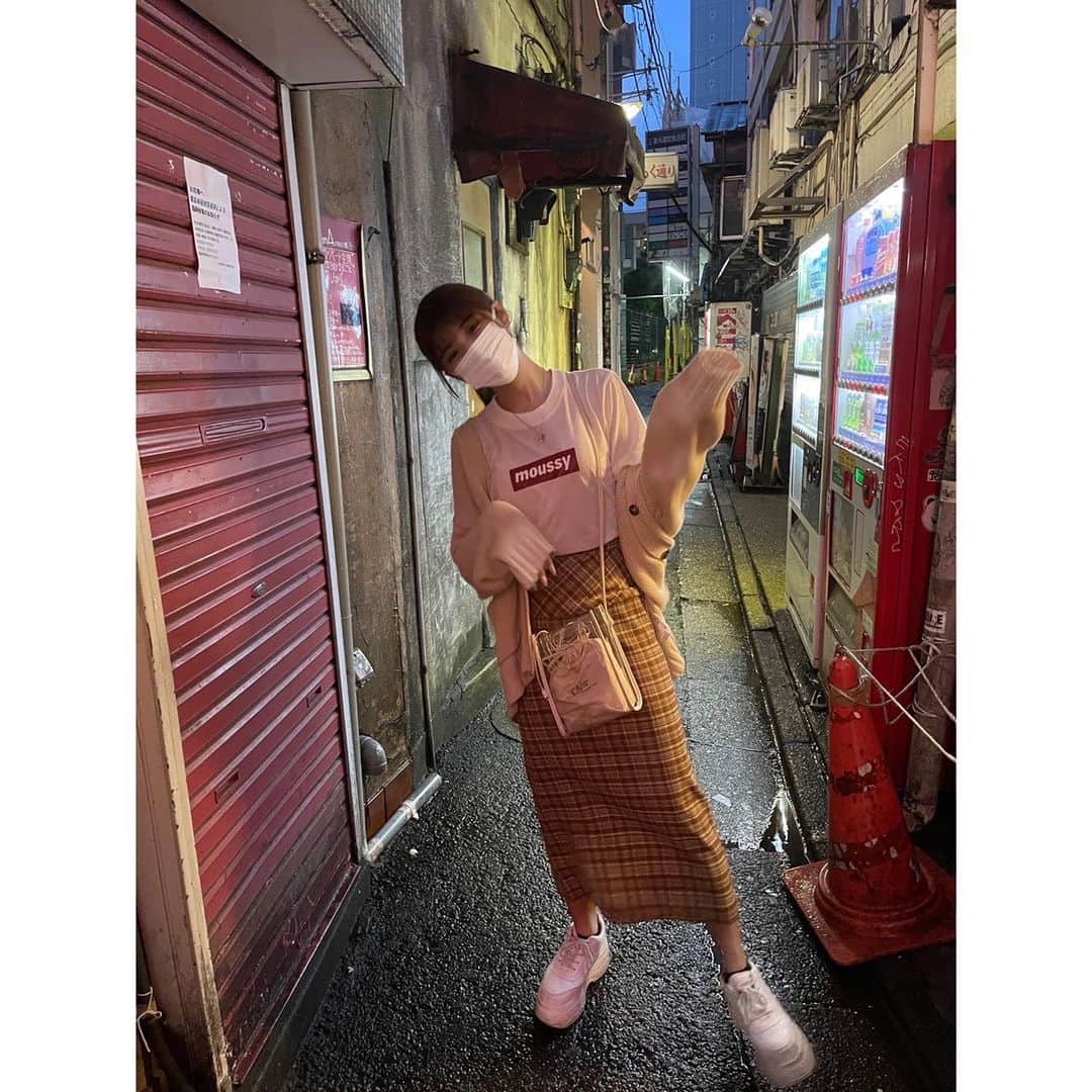 横田未来さんのインスタグラム写真 - (横田未来Instagram)「お散歩🚶🏻‍♀️上下ファンの方から貰った服めちゃくちゃ可愛いお気に入り🥺🌸🌸#お散歩 #moussy」5月21日 20時48分 - mirai_yokoda