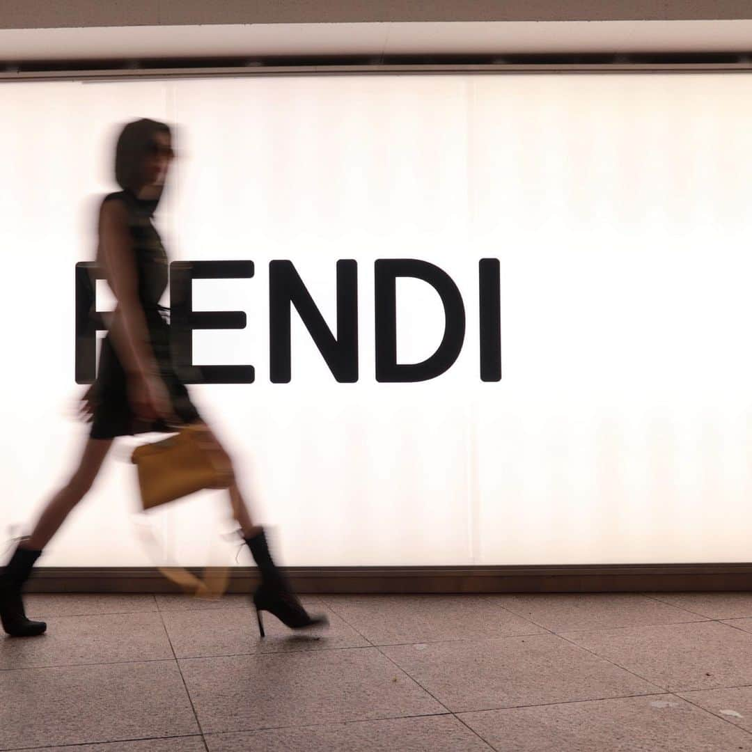 三吉彩花さんのインスタグラム写真 - (三吉彩花Instagram)「FENDI Omotesando👜💛👑  It was a wonderful sight with a lot of new capsule collections that give off a colorful presence.  #FendiSummerVertigo #FendiandPolaroid @fendi @polaroid @sarahcoleman」5月21日 21時09分 - miyoshi.aa