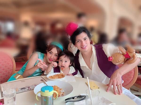 アレクサンダーのインスタグラム：「アラジンやってるよTV 笑  #アラジン #aladin #disney」