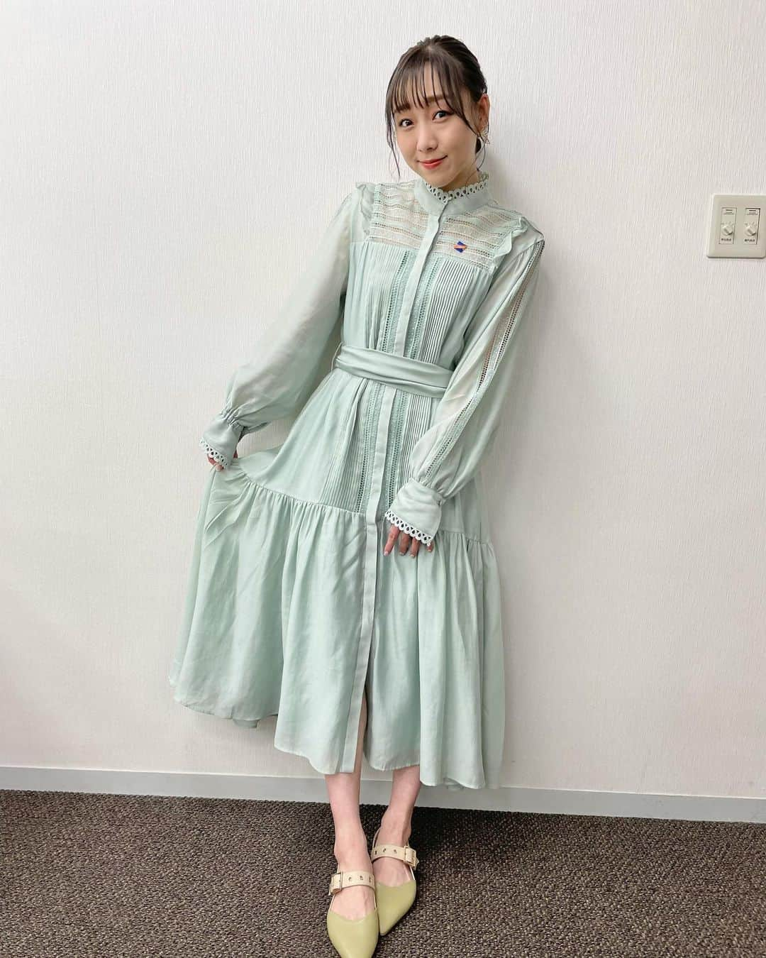 須田亜香里さんのインスタグラム写真 - (須田亜香里Instagram)「5月22日(土) 🍃テレビ朝日系列 12:00〜 【中居正広のニュースな会】 ちょっぴり久々の出演！ 髪型めちゃかわだけど後ろ向くチャンスなかったから、公式Twitterさんの写真は後ろ姿も撮ってもらった🥺笑 #ニュースな会  💼BS12 27:00〜 【why not〜私たちの働き方〜】 今回は助っ人でとある方が来てくださいました☺️✨ #whynot  5月23日(日) 🦉中日新聞コラム連載 【#てくてく歩いてく】 今週もいつも私が思ってることを書きました✏️  🪴テレビ朝日系列 12:00〜 【ビートたけしのTVタックル】 今月またまた出演させていただいております☺️ #tvタックル  🀄️テレビ朝日&ABEMA 24:55〜 【#熱闘mリーグ 】 Mリーグ表彰式裏側に潜入させていただきました！  #須田亜香里衣装 #ヘアアレンジ #納豆ヘア #たまねぎヘア #おそらくその辺 #笑 #革紐アレンジ #かわいいよね」5月21日 22時48分 - akarisuda