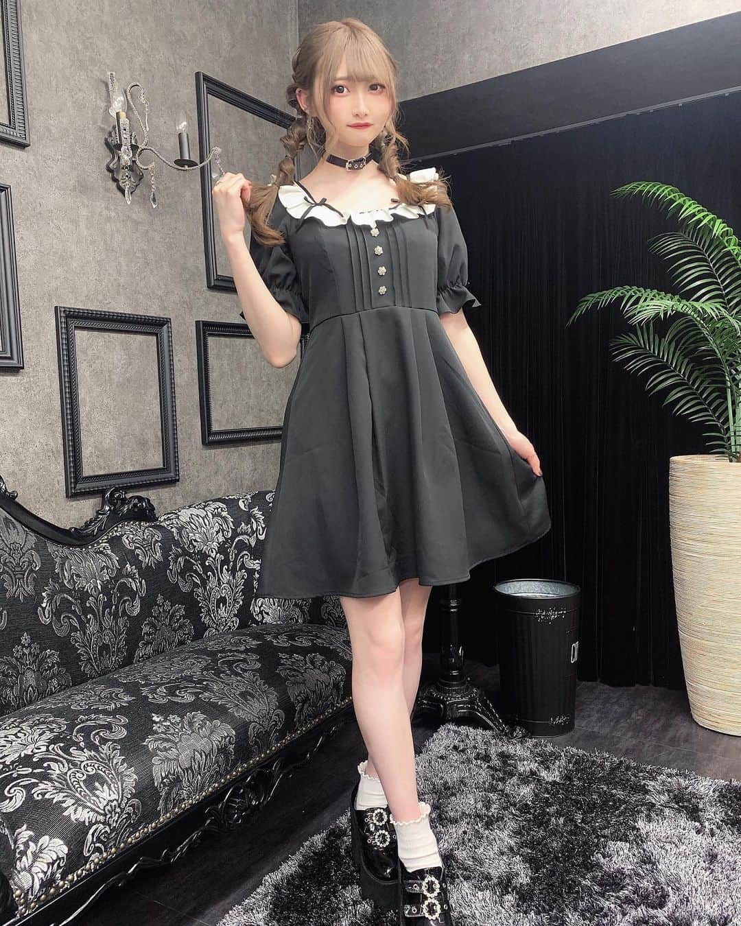 片岡未優さんのインスタグラム写真 - (片岡未優Instagram)「@dearmylove_official さんのお洋服げっとしました( ᵒ̴̶̷̤⌔ᵒ̴̶̷̤ )✧*。  リボンもボタンも細かいとこまでかわち〜〜！ チョーカーもこれめっちゃ使える！いろんなコーデにあわせられておつよい！  にょめりんなお洋服着るとテンションあがりますなっ  5月28日まで5,000円以上の購入で1,000円OFFになるのでチェックしてみてねん🐰 クーポンコード→【RIBBON】」5月21日 22時50分 - kataoka_miyu