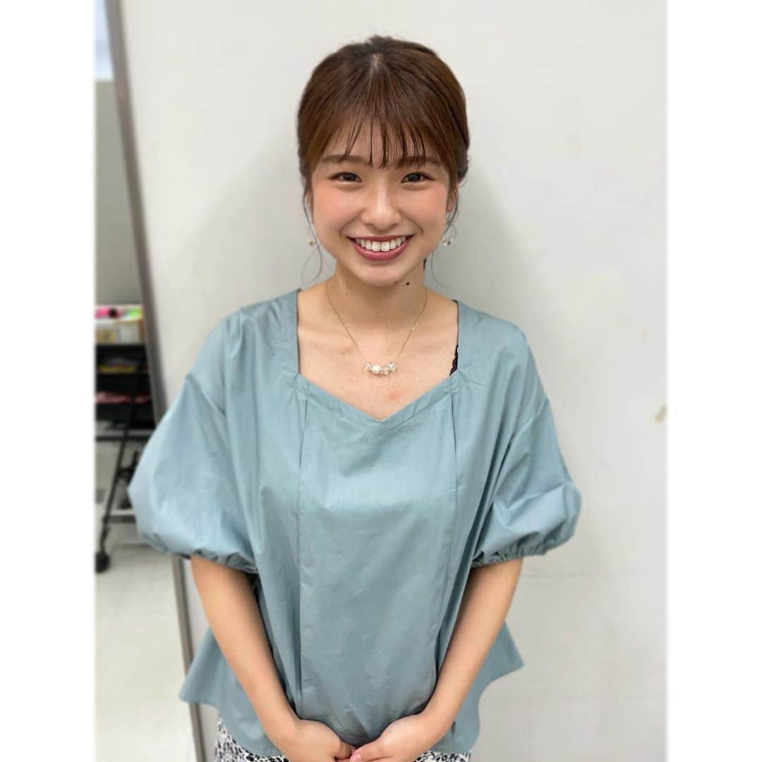 舘山聖奈さんのインスタグラム写真 - (舘山聖奈Instagram)「先日の衣装が綺麗な水色で涼しげな気持ちになりました🍃気温の変化で体調を崩されないようにお気をつけください😌🙌🏻﻿ ﻿ 今日22日(土)午後6:30からは﻿ 『フットマップー谷町六丁目周辺編ー』です！﻿ ﻿ 先週に引き続き、ゲストは次長課長さん✨﻿ ﻿ ついに河本さんの思い出の場所が登場します！﻿ 住んでいた家や通っていたお店などなど😂﻿ ﻿ さらに、癒しの音色を奏でる謎の楽器”ハンドパン”を使ってコント祭りに♩♩﻿ ﻿ ぜひご覧ください＾＾﻿ ﻿ #offっとまっぷ﻿ #谷町六丁目周辺﻿ #フットボールアワー　さん﻿ #次長課長　さん﻿ #と巡ります！﻿ #自由にお出かけできるようになりましたら﻿ #ぜひ参考にしてください﻿ #カンテレ﻿ #関西テレビ﻿」5月22日 10時02分 - seina_tateyama_