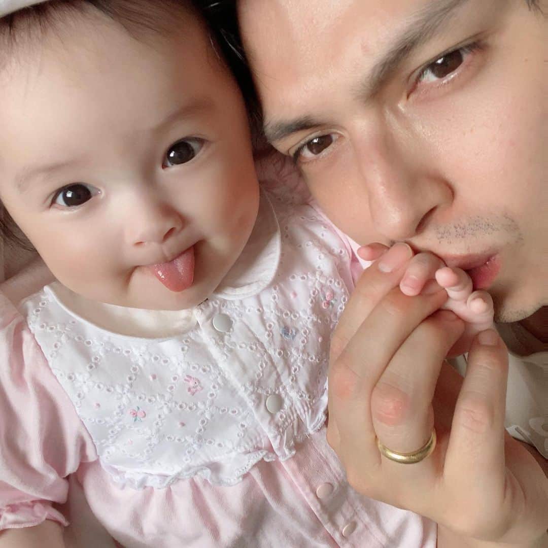 アレクサンダーのインスタグラム：「可愛いすぎる😍 やめてっ❤️  #赤ちゃん #baby」