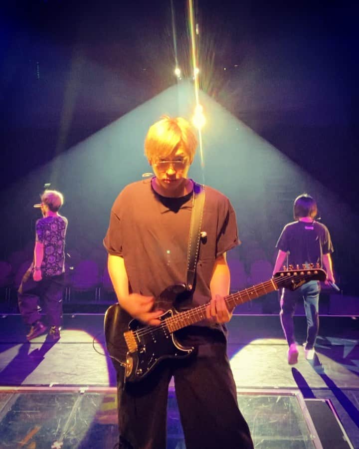山口賢人のインスタグラム：「リハ終了！  本日のアフターライブは  我々  NOW OR NEVER  です！  宜しくお願い致します⚡️」