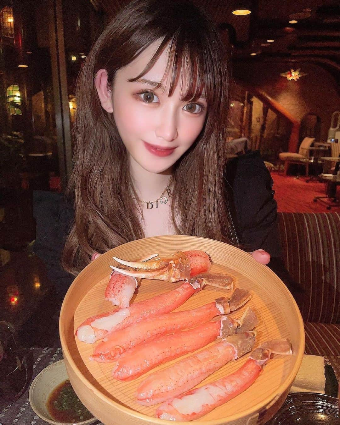 ゆうめろさんのインスタグラム写真 - (ゆうめろInstagram)「・ ・ この間、六本木にある瀬里奈本店に行って 念願の蟹しゃぶ食べてきたよ🦀🦀💖 ぷりっとしてて食べ応えあった🥺 蟹大好きなの！牛しゃぶも美味しかった🐮！ ・ #六本木グルメ  #瀬里奈本店  #蟹しゃぶ」5月22日 12時20分 - yk.o0