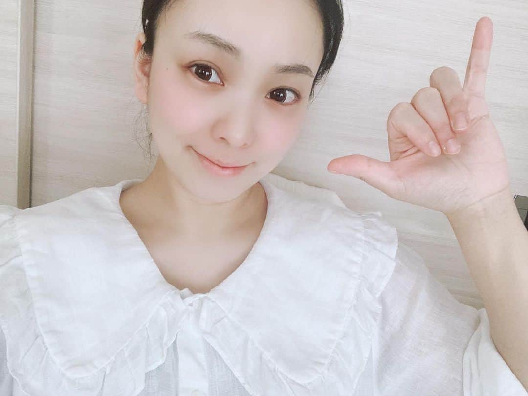 杜このみのインスタグラム：「5月22日 杜このみデビュー9年目に入りました‼︎💐 これからも、聴いて下さる方の心に寄り添えるような歌を歌えるよう精進して参ります🕊 今後とも応援宜しくお願い致します🤍」
