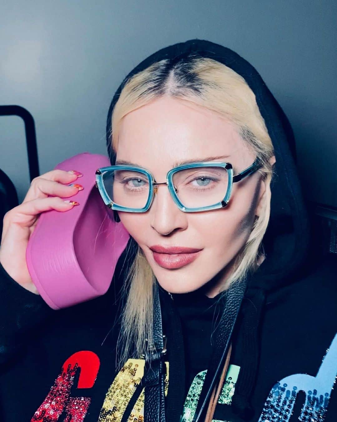 マドンナさんのインスタグラム写真 - (マドンナInstagram)「I want to Report a Crime ...........📞.............👠 ........ #Madamex #balenciaga」5月22日 13時05分 - madonna