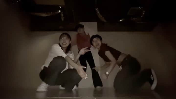 のインスタグラム：「GIRLS POWER❤️🌍 モヤモヤしたり 色々超考えたり 頭の中フル回転してるようでできてない最近なのだけど、ダンスすると超落ち着く〜 そこに大好きな友達いてくれたらもっと最高〜 たのしっっ まじでみんなスキ。胸熱。。❤️」