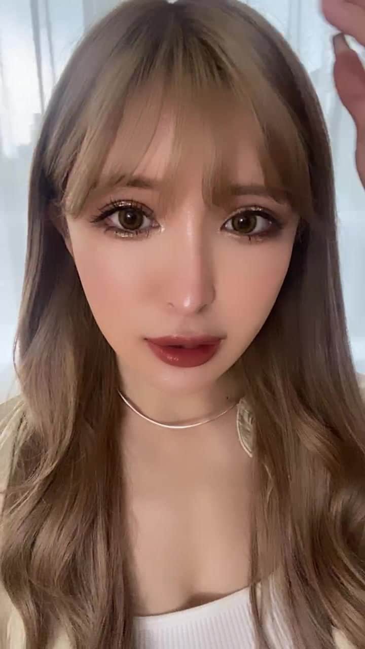 小原優花のインスタグラム：「私のプロデュース美容液REVIESの新ビジュアル撮影をしています🥰美容液の魅力を語りながら生配信させて頂きました🙏🏻💕💕」