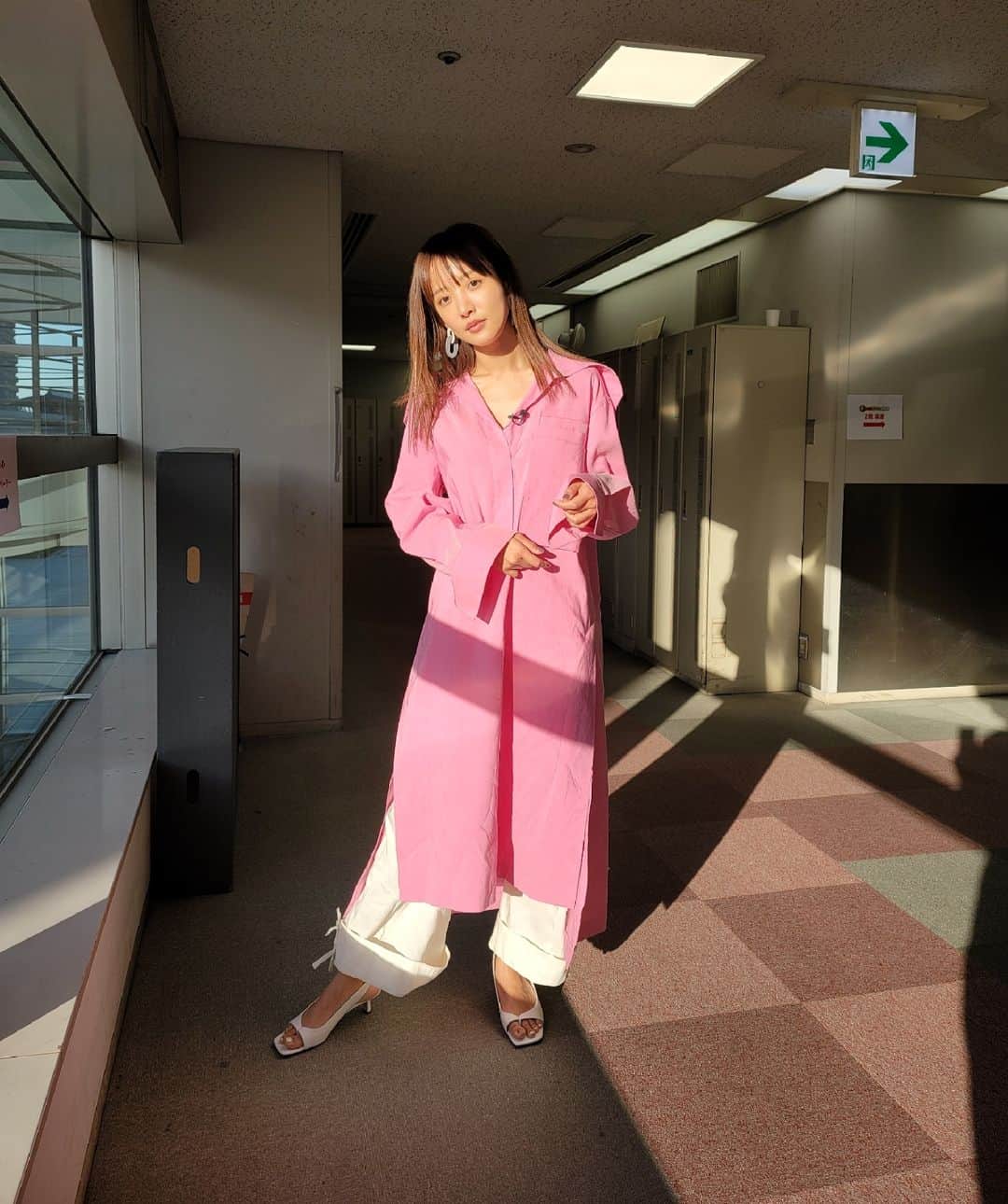 夏菜さんのインスタグラム写真 - (夏菜Instagram)「「芸能人が本気で考えた!ドッキリGP」 今日OAですっ! Dress&Pants @_irene__official_ Earrings stylist's own Shoes @charleskeithofficial Stylist @erica_mimura」5月22日 16時33分 - natsuna_official