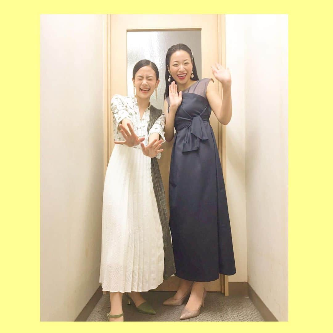 千眼美子さんのインスタグラム写真 - (千眼美子Instagram)「・ 昨日のLINE LIVEとインスタライブ、 アーカイブにて公開中。 ☟・・・☟・・・☟ https://linliv.ee/ZBTojtz/tw/tl/sb ☝︎・・・☝︎・・・☝︎ 舞台挨拶後⭐️奈央とのツーショット。実は奈央、よしこす、と呼び合っていまふ。 #映画 #美しき誘惑 #美しき誘惑現代の画皮  #長谷川奈央 #千眼美子」5月22日 16時52分 - yoshiko_sengen