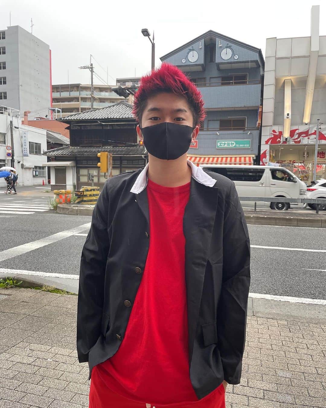 のインスタグラム：「僕。メビウスとの抗争行きたくないです。  #レイクレ #どば師匠 #どば #lazyliecrazy #youtube #youtuber #ユーチューブ #ユーチューバー #インスタ映え #映え #赤髪 #赤 #韓流 #韓流スター #塩顔 #塩顔男子 #instagram #instalike #instagood #ふぉろーみー #フォロー募集」