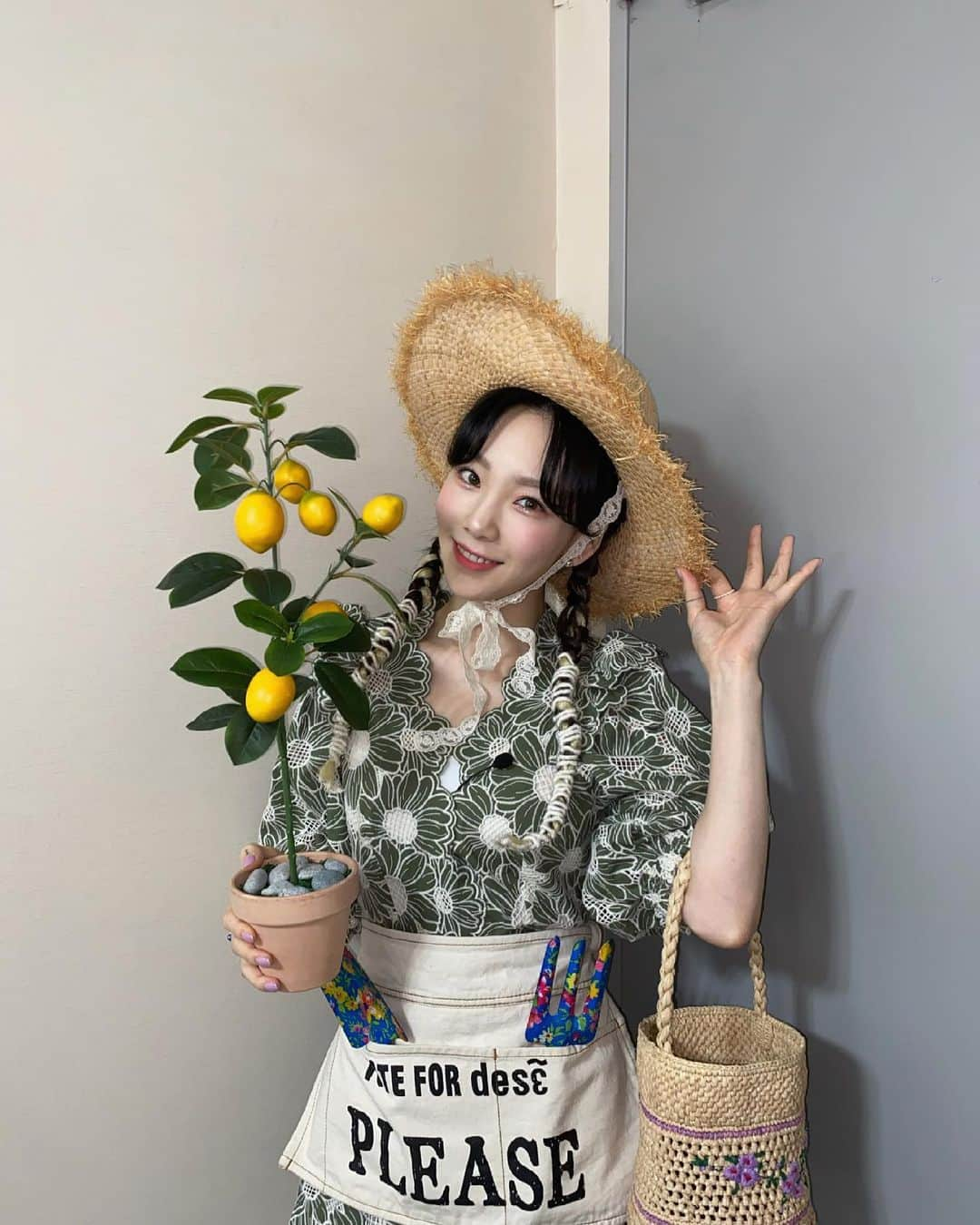 テヨン さんのインスタグラム写真 - (テヨン Instagram)「🌻 #놀라운토요일」5月22日 17時28分 - taeyeon_ss