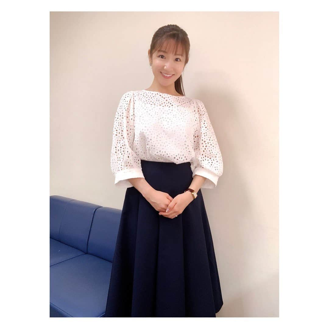 長野美郷さんのインスタグラム写真 - (長野美郷Instagram)「木曜日のプライムニュース ありがとうございました！  蒸し暑くなってきて、 コットンレースのトップスが 心地よかったです😊 @mid_press @m_premier_jp  梅雨に入ったとたんの大雨、心配です。 もう、梅雨＝しとしと雨🐌 じゃないのかな😭  #プライムニュース #ありがとうございました #大雨の梅雨になりませんように #🐌」5月22日 19時50分 - misato_nagano_1127