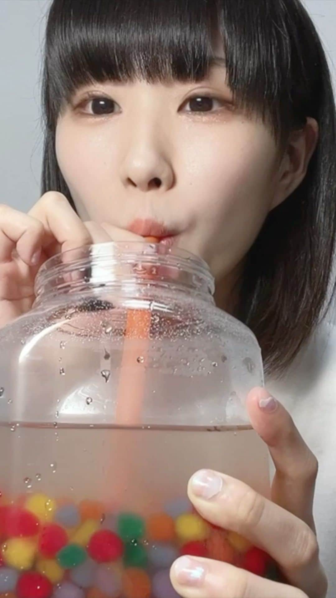 陽向こはるのインスタグラム：「#陽向こはる #仮面女子 #アイドル #idol #動画編集 #タピオカ #カラフルタピオカ #カラフル #料理 #Instagram #インスタ映え #ıgtv  #movie #girl #japan #cute #映え #サイダー #三ツ矢サイダー #22歳」