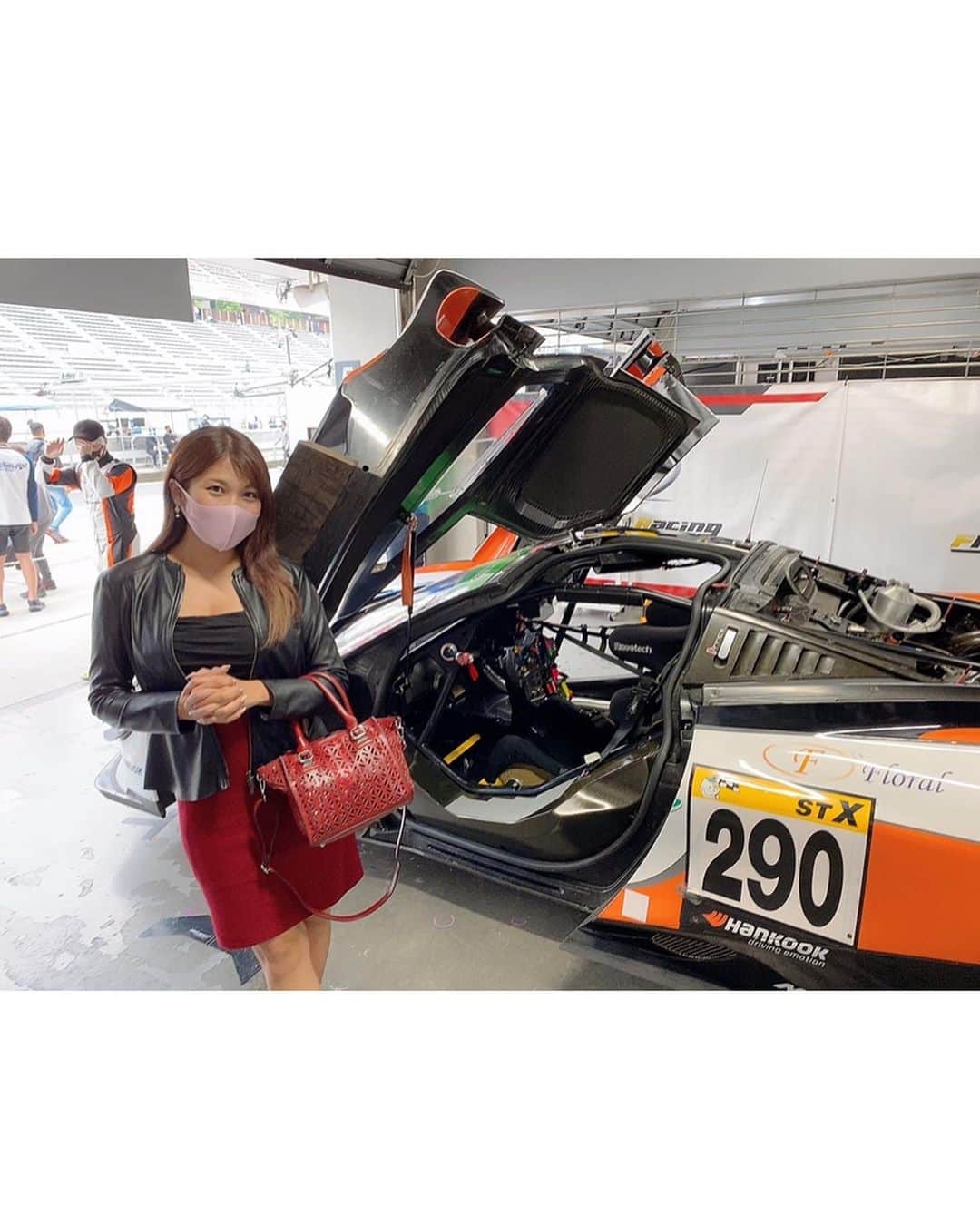 神谷麻美さんのインスタグラム写真 - (神谷麻美Instagram)「#サーキット 行ってきた🏎🗻❣️❣️✨ 楽しかった〜🏎❤💕✨  #レース 好き～～🥰🌈💖💕✨ かっこいいよね〜🥰❣️❣️✨ 🏎🏎🏎🏎🎶💕✨  #s耐 💗✨  #レースクイーン ごっこ😽笑🏖💗✨」5月22日 20時25分 - asamice428