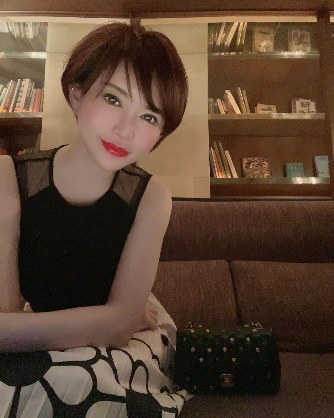 里美ゆりあのインスタグラム：「こんばんは🌙*.｡  今宵も六本木😎  #六本木 #roppongi #muserva」
