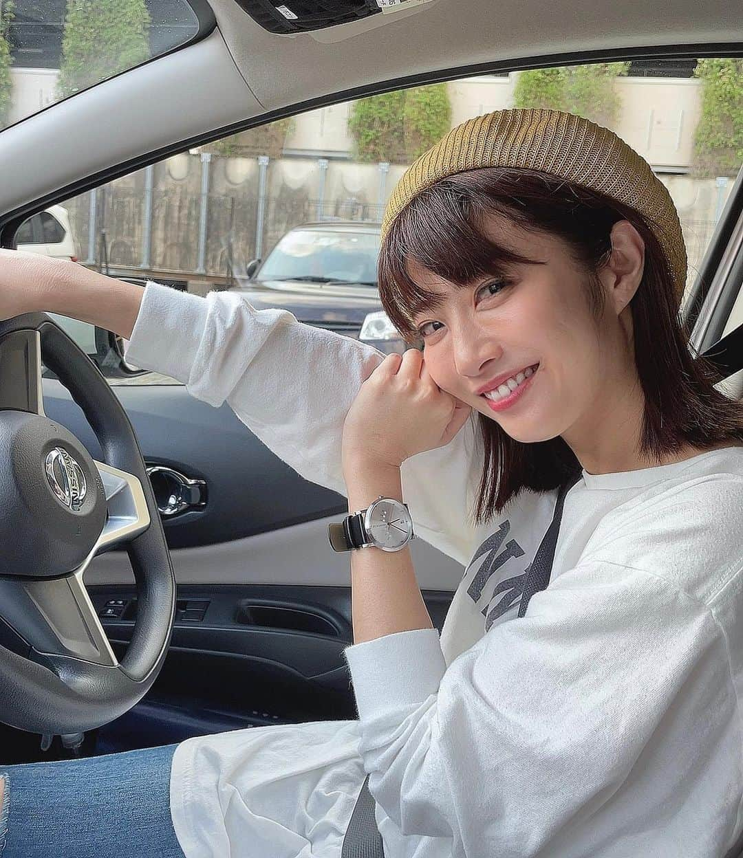 古川真奈美さんのインスタグラム写真 - (古川真奈美Instagram)「.﻿ .﻿ 最初は都内の運転バリ怖かったけど…﻿ やっと慣れてきた🙆🏻‍♀️✨﻿ ﻿ ちなみに﻿ 特技は車の一発駐車😎🚗﻿ バックで一発で入れられるのさ😇💕﻿ ﻿ ﻿ 時計は @nomonday_jp ⌚︎﻿ 10%OFFクーポンコード頂いたのでご自由にお使い下さい☺️﻿ クーポンコード→mana0ek101﻿ ﻿ ﻿ ﻿ #ゴールド免許 #実は結構運転してる #免許更新もうすぐだ #レンタカー #特技は車の一発駐車﻿ #nomonday#ノーマンデー#腕時計#時計#手元倶楽部﻿ #instalike #instamood  #ootd #东京 #扎心了 #ow #맞팔 #instapic  #팔로우미 #instaphoto #instagravure #girl #follow #followme #グラビア #japanesegirl #selfies  #インスタグラビア  #gravure ﻿」5月22日 22時58分 - mana_0619