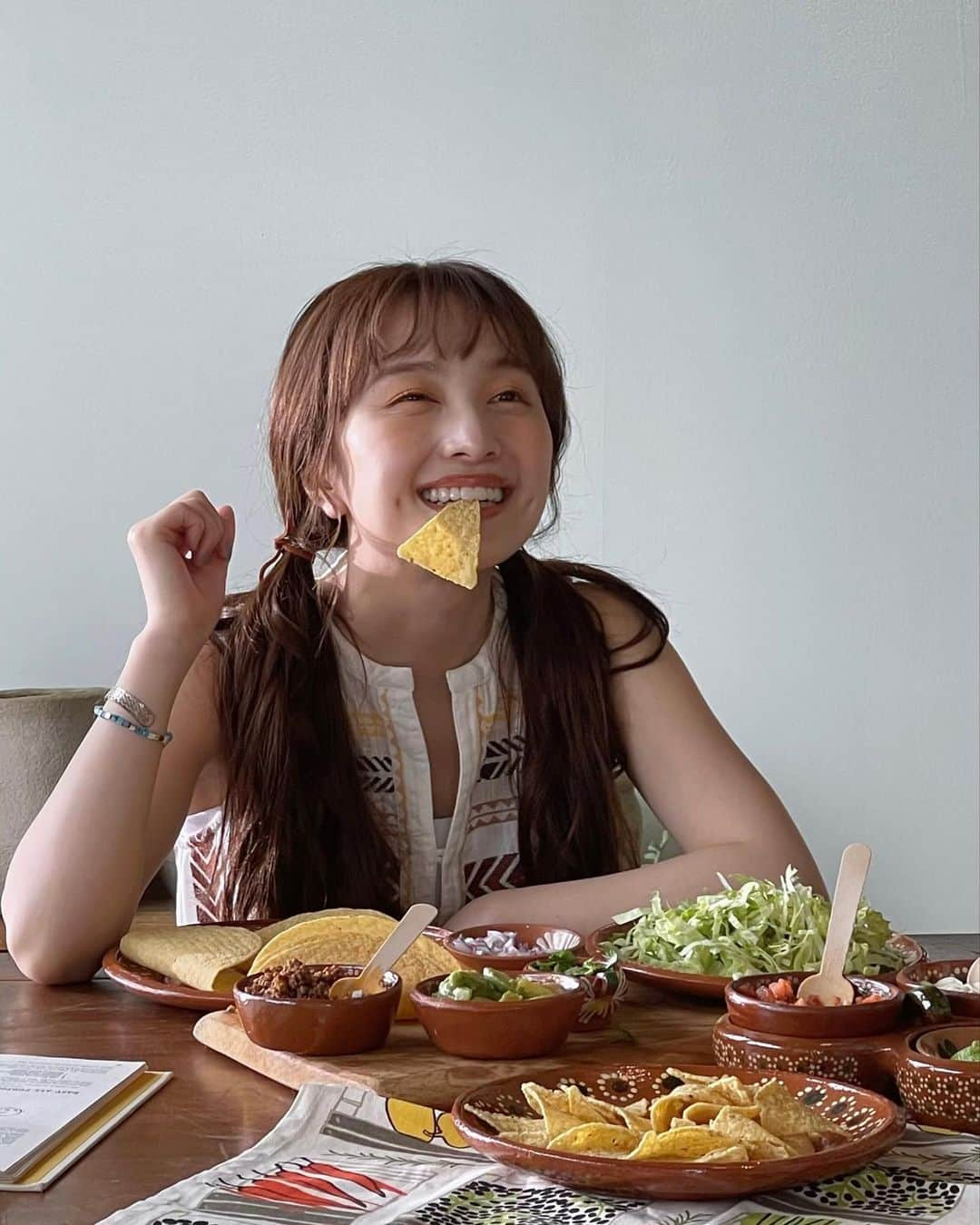 百田夏菜子さんのインスタグラム写真 - (百田夏菜子Instagram)「Birthday BOOK 27  Off-shot 🌮❤️」5月22日 23時09分 - kanakomomota_official