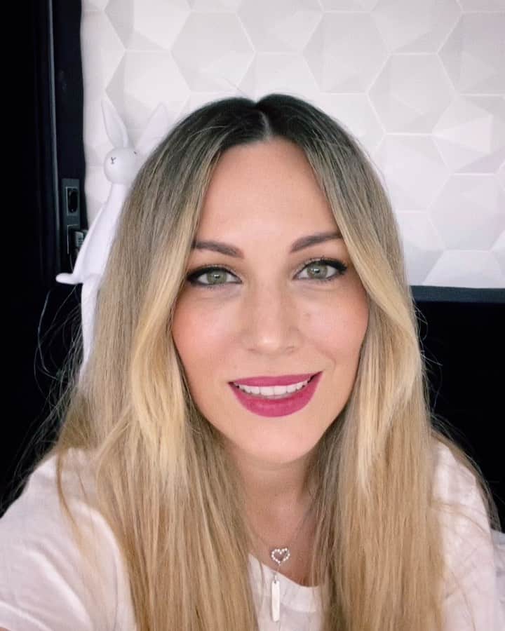 エドゥルネのインスタグラム：「Esta noche es la noche de mi querido Blas @blascanto_es 💖 Eres un artista con un talento increíble y una persona maravillosa!! Te deseo de corazón todo lo mejor y que, sobre todo, disfrutes al máximo esta noche!!! Todos estamos muy orgullosos de ti y de que nos representes hoy en Eurovisión!! Vamos España, todos contigo Blas!!! Te quiero amigo!!!!💙🥳🌑🌟 #eurovision #eurovision2021 #blascanto #voyaquedarme」