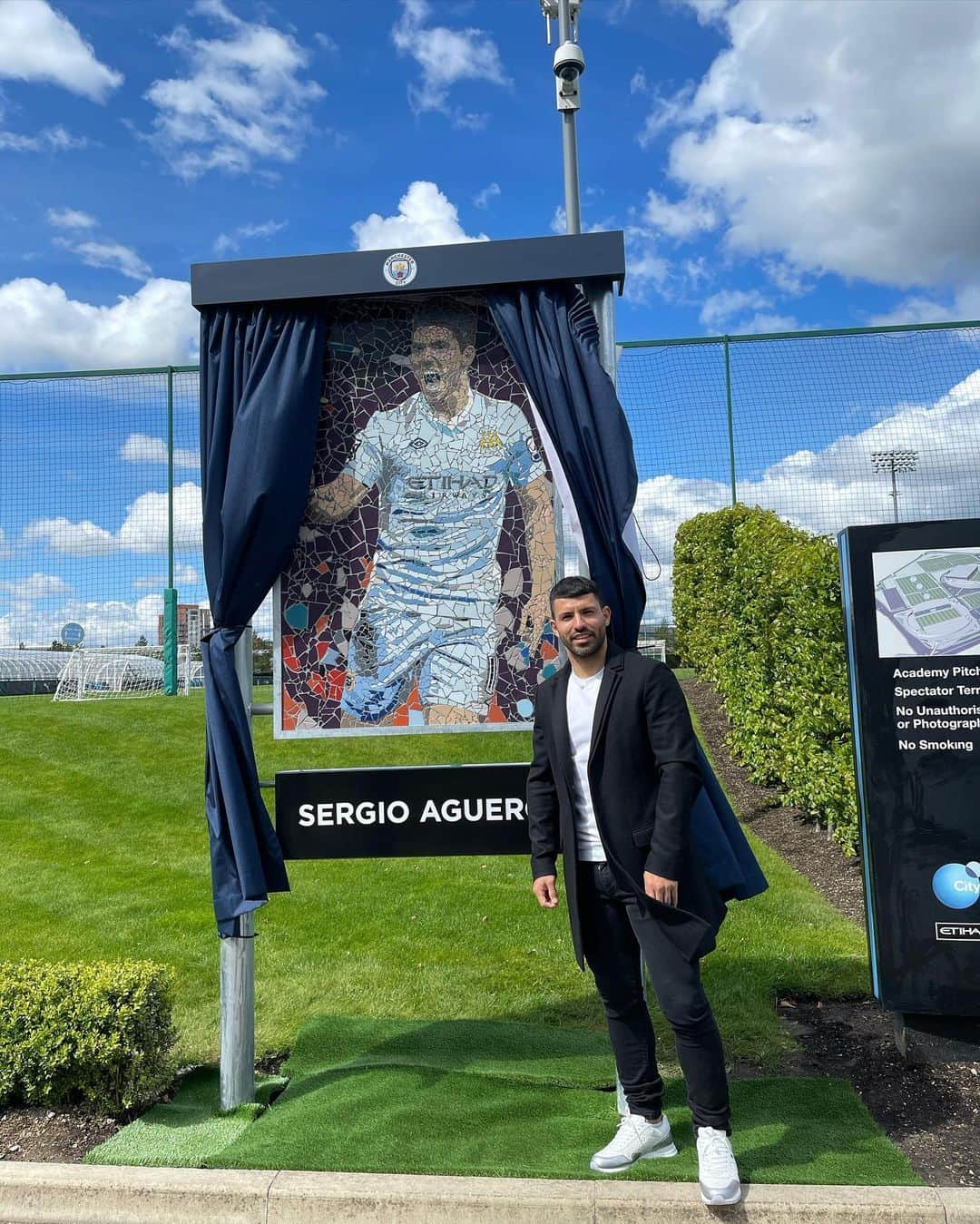 セルヒオ・アグエロさんのインスタグラム写真 - (セルヒオ・アグエロInstagram)「Gracias @mancity」5月23日 2時32分 - kunaguero