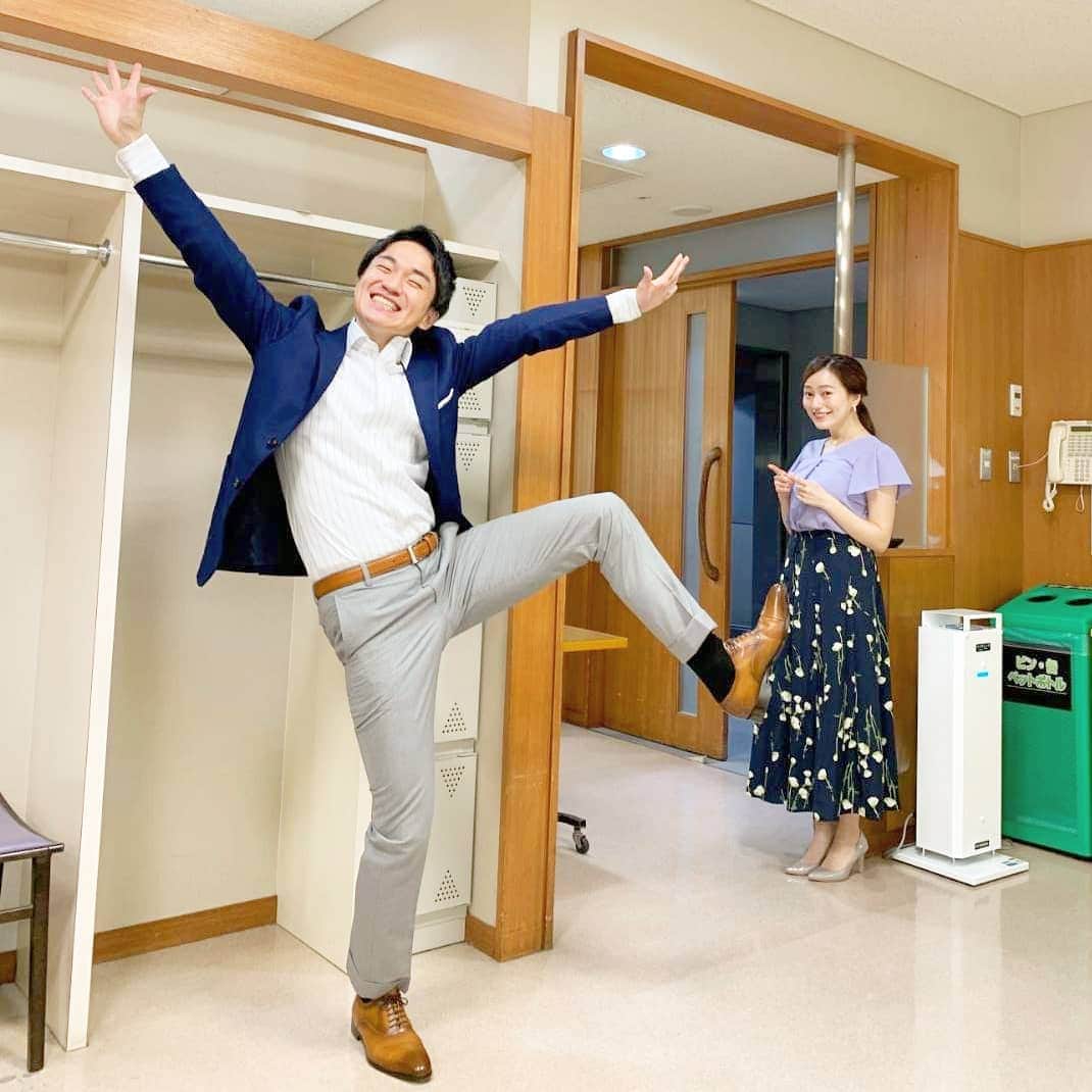 TBS「はやドキ！」のインスタグラム：「こちらは金曜日メンバー！  放送後の渡部峻アナウンサーです😊 ﻿ パワーが余っているようにも見えますが(笑)  お仕事お疲れさまです👍️  皆川  #金井憧れ #渡部峻 #アナウンサー #はやドキ #tbs」