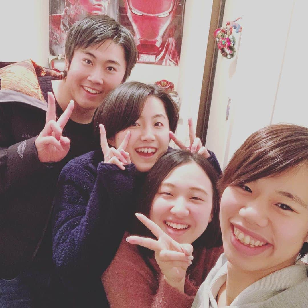 小西杏奈さんのインスタグラム写真 - (小西杏奈Instagram)「あーーー！会いたい。😇 久々投稿がコレ笑笑  私はとても元気です(｀・∀・´) とってもしっかり元気に泳いでおります笑 たまにしんでおります笑  ※コロナ前の写真ばっかり ※タグ付けめんどいから省略  #アモちゃんのひとり遊び   #会いたい人   #最近また髪の毛切った  ※卒業式以来会ってない人多め  #色んなとこ行きたい  #とりあえずアモちゃん  #カラオケ行こう   #あのー、御二方は  #また会いに行きます」5月23日 23時13分 - ansan0518