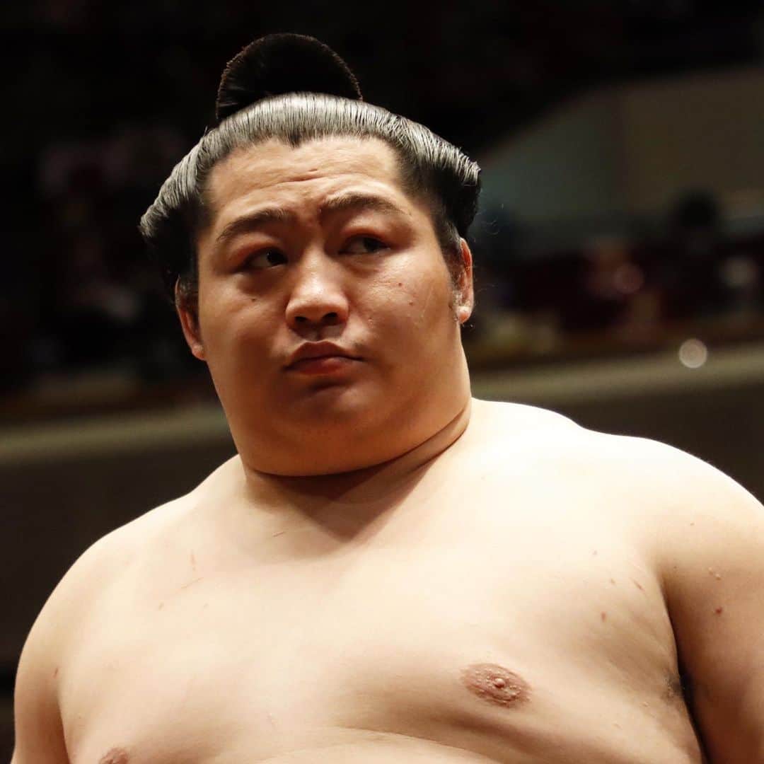日本相撲協会さんのインスタグラム写真 - (日本相撲協会Instagram)「大相撲五月場所 千秋楽。  優勝は照ノ富士 貴景勝との優勝決定戦を制して、 12勝3敗で2場所連続4度目の優勝。 大関としては初めての優勝です。  取組の様子や、各力士の表情などもご紹介します。  @sumokyokai  #大相撲 #sumo #相撲 #力士 #お相撲さん #japanphoto #sumowrestlers #japanculture  #5月場所 #五月場所 #夏場所 #東京 #照ノ富士  #遠藤  #正代 #明生 #貴景勝 #髙安 #隆の勝 #琴恵光 #逸ノ城 #稀勢の里 #荒磯親方 #優勝 #決定戦」5月23日 21時49分 - sumokyokai