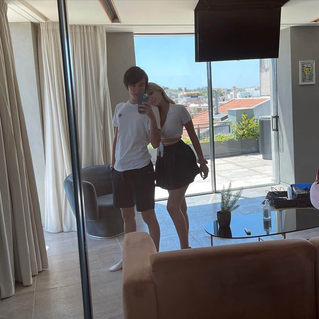 トムのインスタグラム：「ギリシャに着いたぜ😎 アテネは初めてなのでいっぱい観光するぞ！」