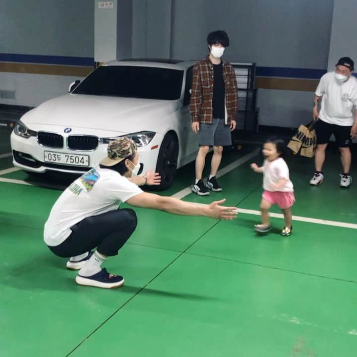 イ・ジェユンのインスタグラム：「드디어 나를 안아준 하나 #niece」