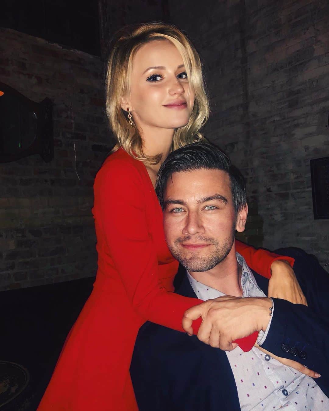 トーランス・クームスのインスタグラム：「Can’t wait to shower up and paint the town again」