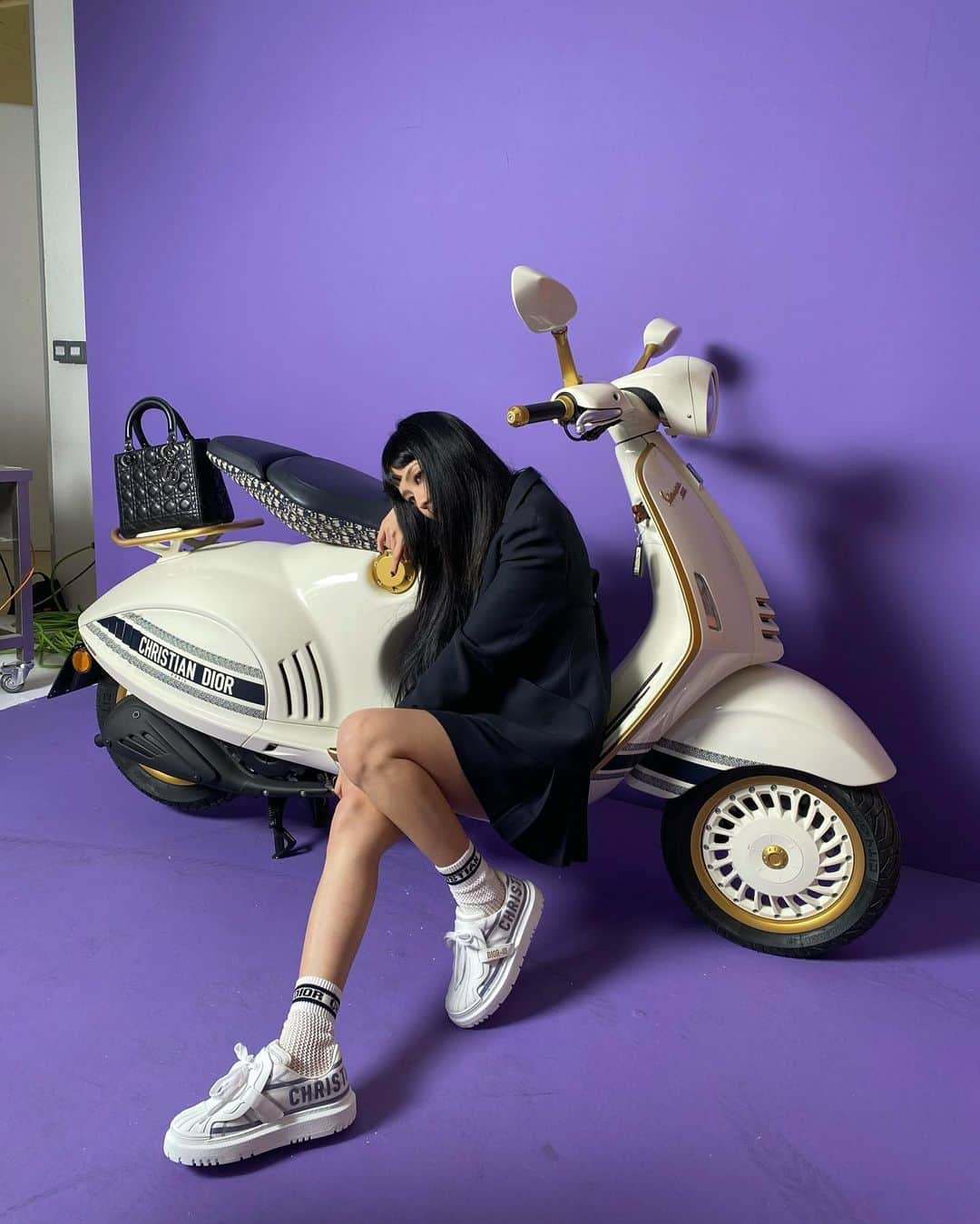 ジスさんのインスタグラム写真 - (ジスInstagram)「@dior #DiorFall21 #DiorVespa @mariagraziachiuri 💟」5月23日 16時21分 - sooyaaa__