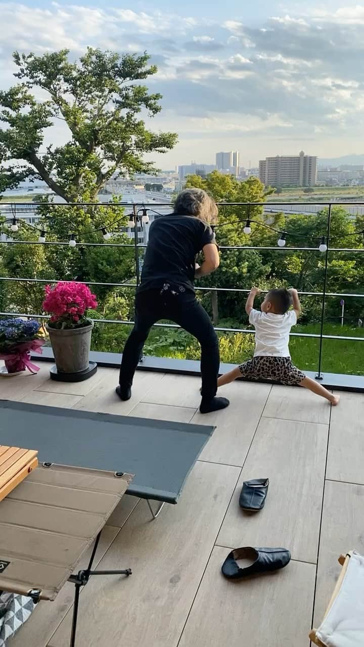 のインスタグラム：「Happy Sunday🕺🕺🕺」