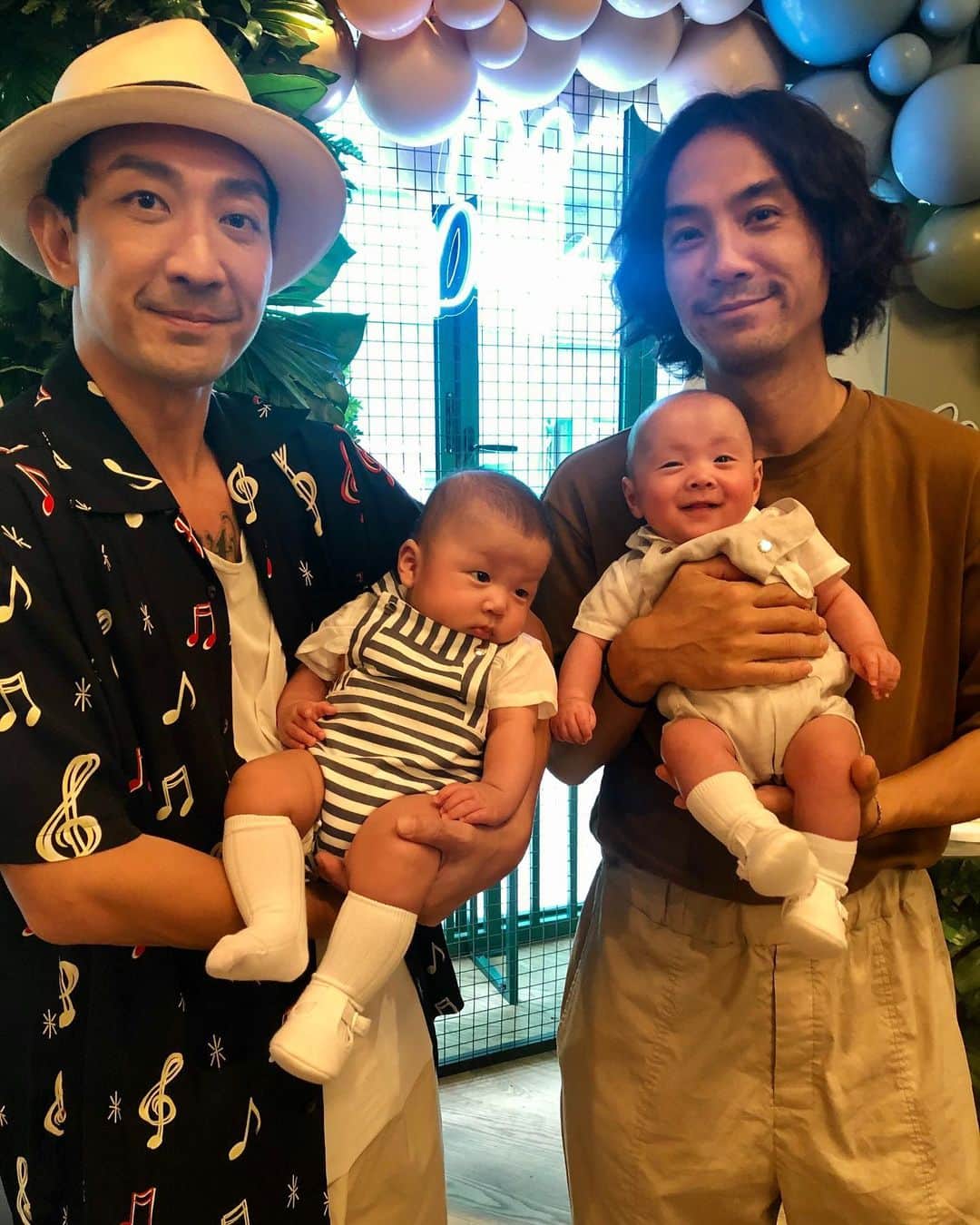 サム・リーのインスタグラム：「又收多咗兩條𡃁🥳Congrats bro @anson.poon」