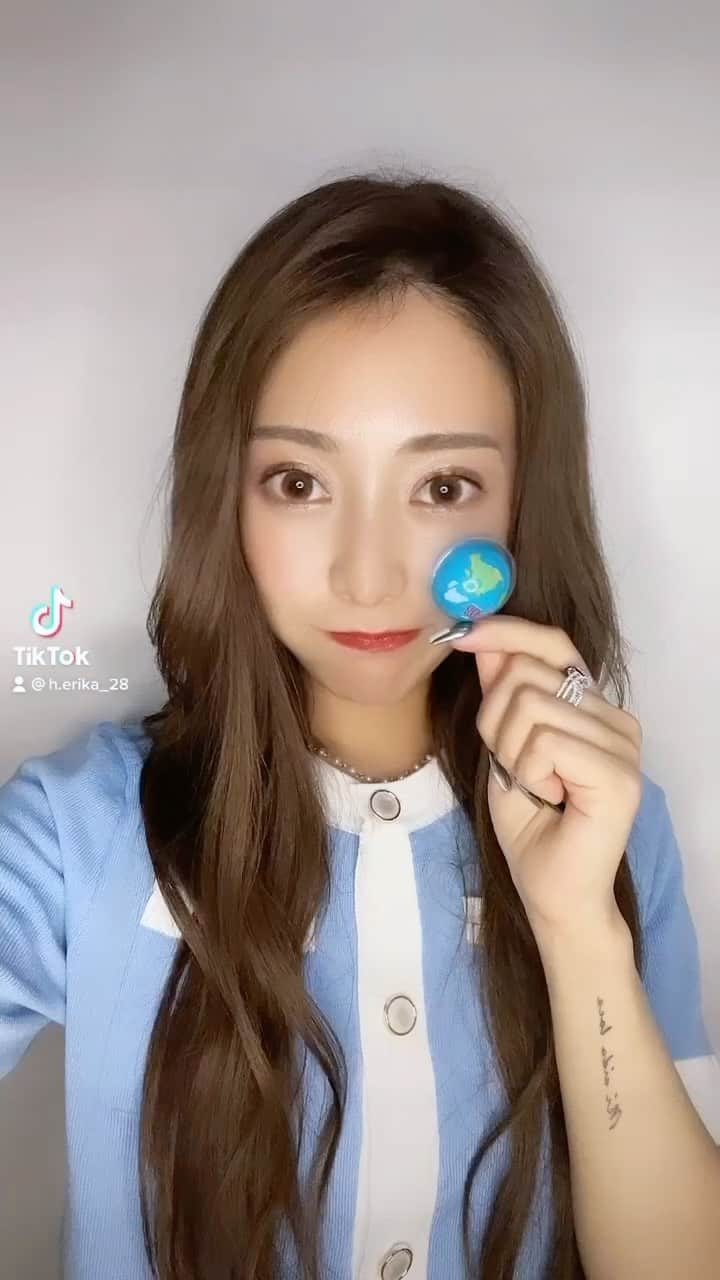 のインスタグラム：「・ ミーハーすぎて頼んでみたけど 美味しくなかった〜🤣🌎💦 TikTok 『h.erika_28』 #地球グミ #tiktok #リール」