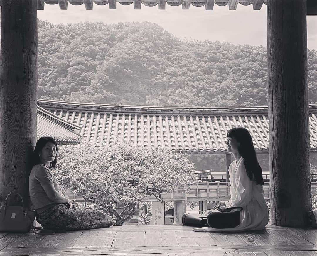 ウォン・ジナのインスタグラム：「🌿🧡🌼🌞」