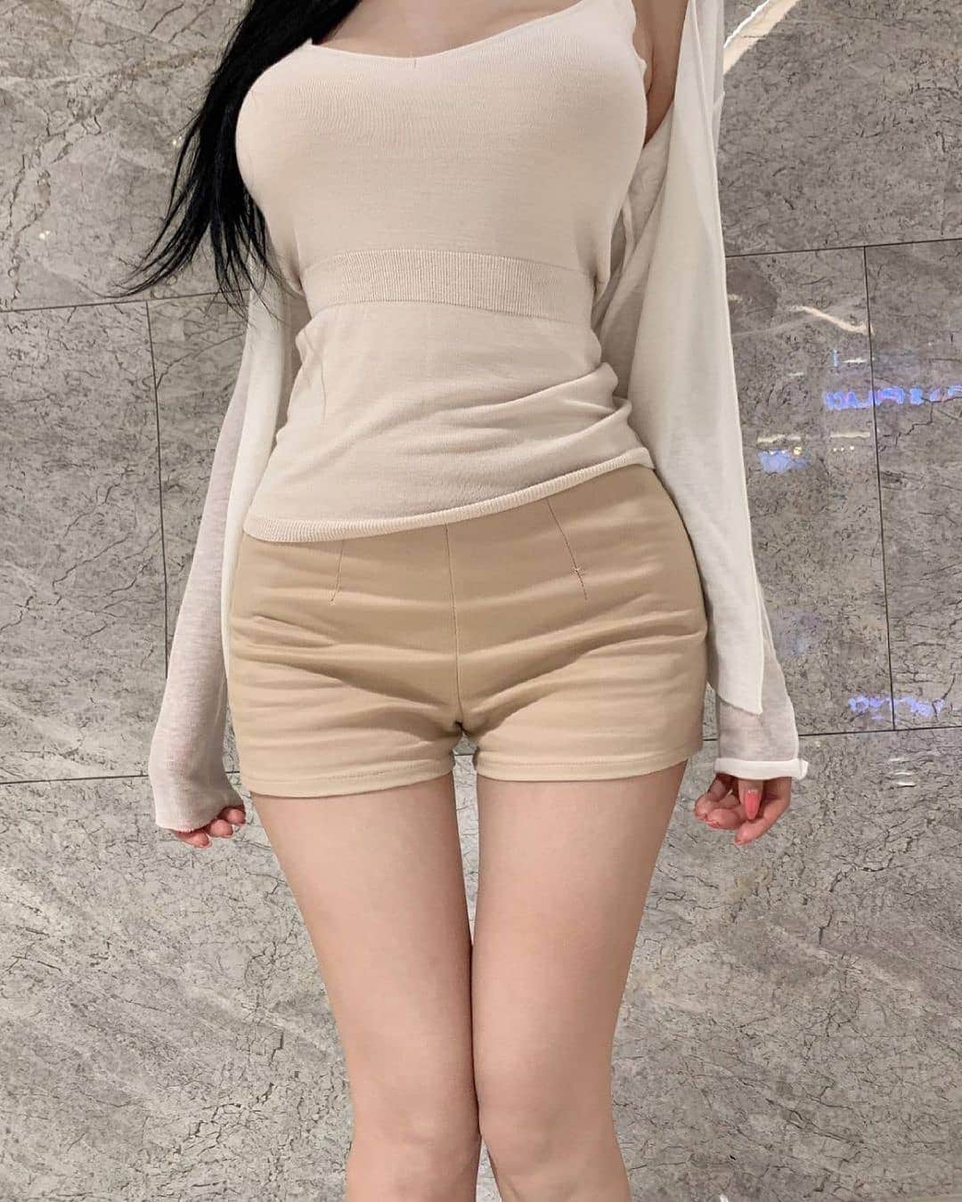 アジアンモデルのインスタグラム：「Perfect shapes 🤤 🔻Rate my asian collection🔻 🎥 @asian_loli.mp4 — asian hot videos!  🍑 @loli.thread — cute and hot lolli!  💃🏻 @asianmodel.place — asian models community!   🎀 @xiaoming_kitty — admin page 🎀」