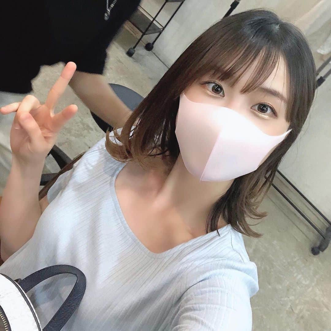 秋奈さんのインスタグラム写真 - (秋奈Instagram)「髪切りました✂️✨ 涼しくて最高です(*'▽'*)💕 あ！ちなみに染めてはないよ〜！違く見えるのは光の加減かもですっ💦 #秋奈」5月23日 20時36分 - akina_1102