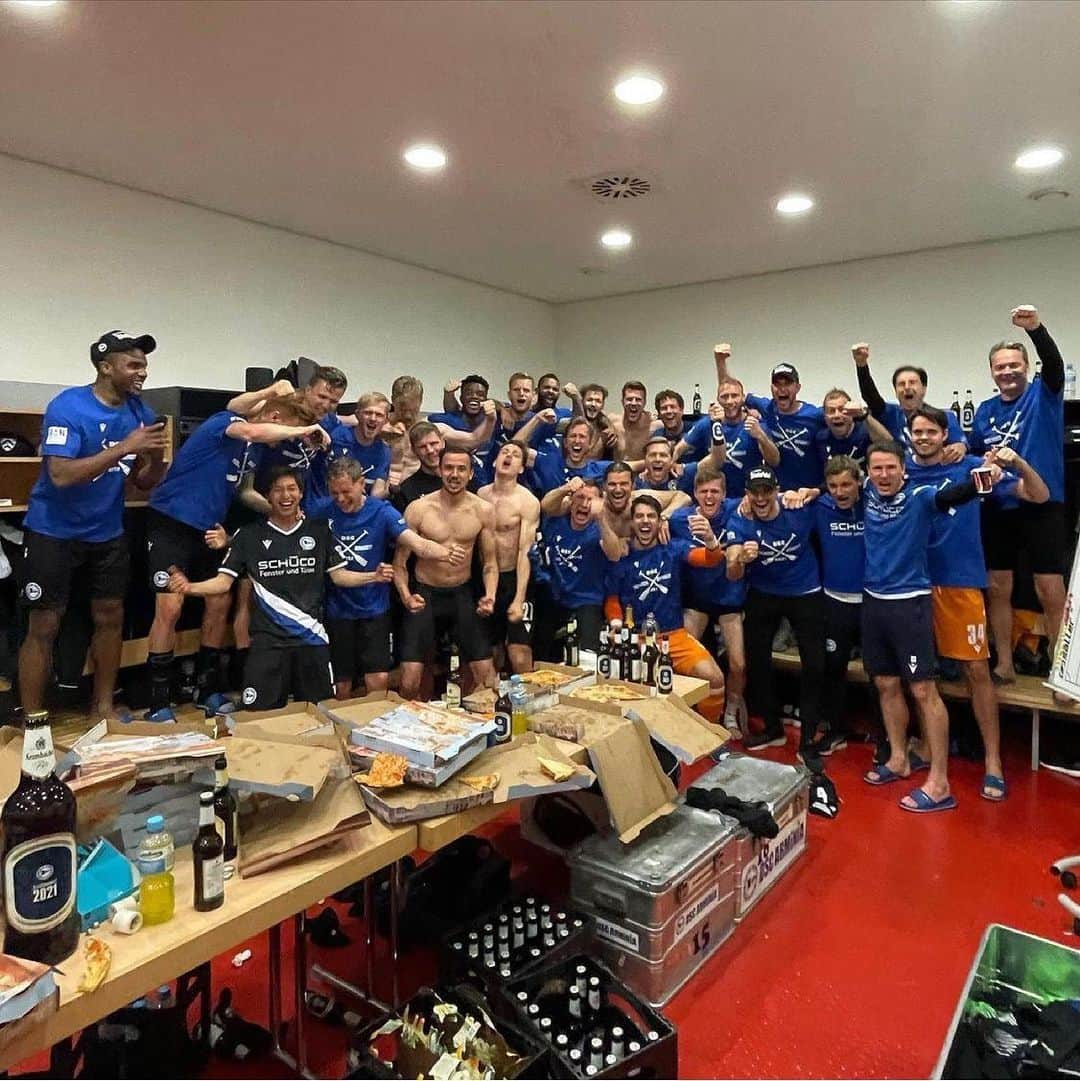 奥川雅也のインスタグラム：「目標達成💪💪 #arminiabielefeld  #budesliga  ＃疲れました ＃オフ」
