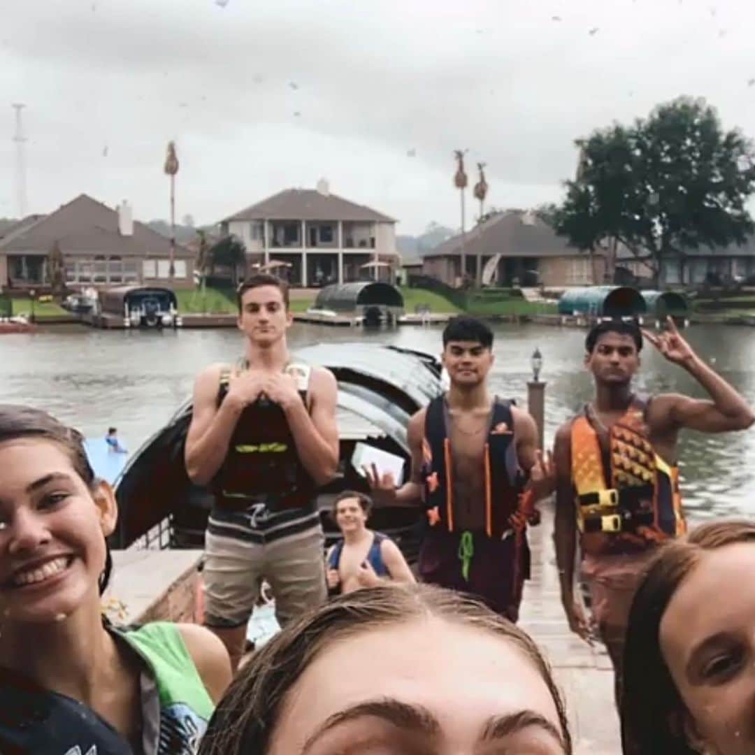Laneya Graceさんのインスタグラム写真 - (Laneya GraceInstagram)「day on the lake. be honest, can you tell i was scared to be on the jet ski? #lake #fun #vaccinated #graduates #summer」5月24日 8時03分 - official_laneya_grace