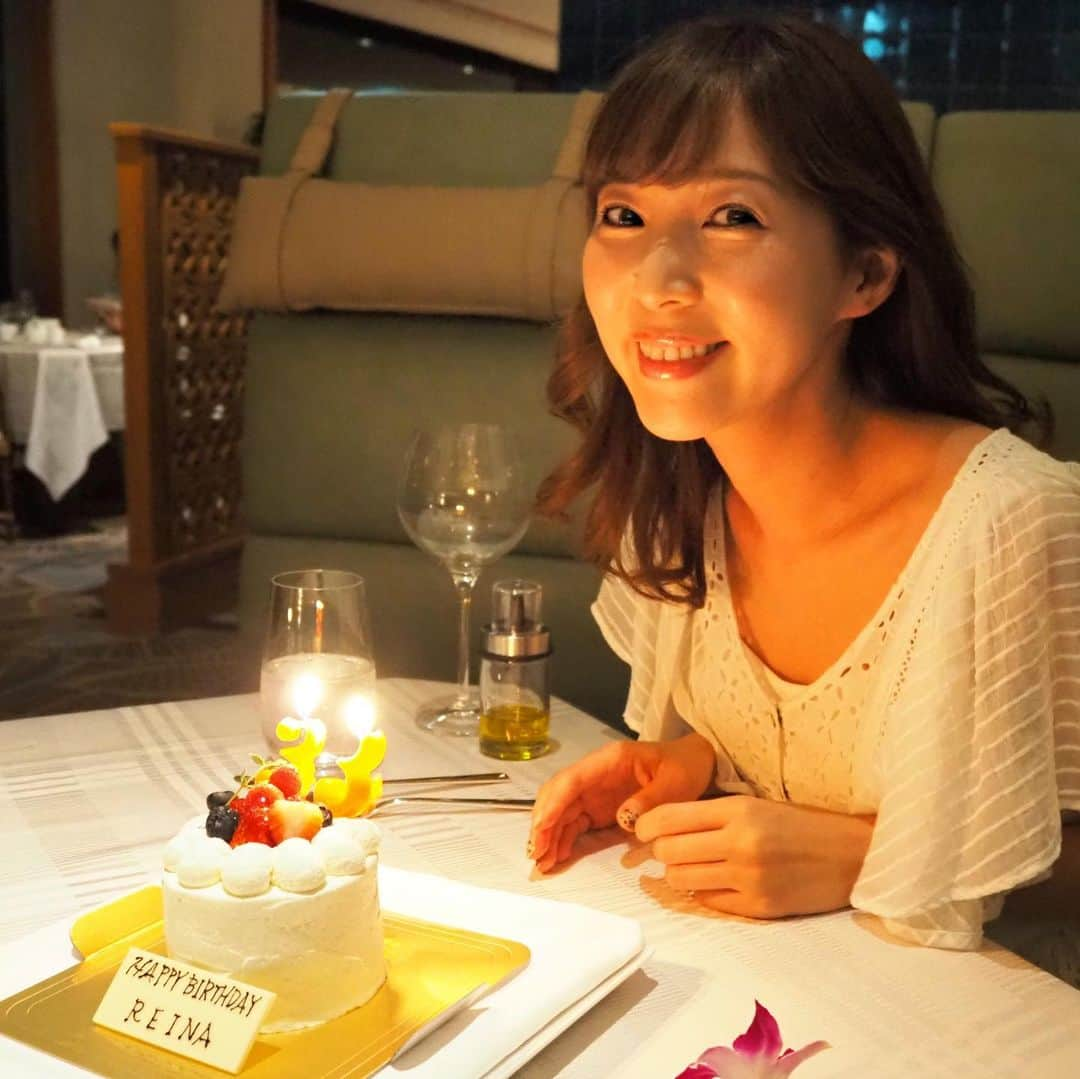 小野澤玲奈のインスタグラム：「ゾロ目のお誕生日でした🎂  22歳？だっけなぁ？😂  最初のご飯はラーメン！ そして行き先を知らされないミステリーツアー♨️  いっぱい スーハー(深呼吸)  お祝いの言葉を頂き、 私、追い込まれるとすぐ荒んだ毎日モードになりがちですが笑 周りの方々の愛を再確認💓 メッセージや懐かしいお写真をくださった皆さま、 ありがとうございます！  この年になっても 日々勉強して成長できることを有り難く感じて 明日からも頑張ります🔆  #お誕生日 #birthday  #伊豆ホテル #ミステリーツアー  #特別な年に」